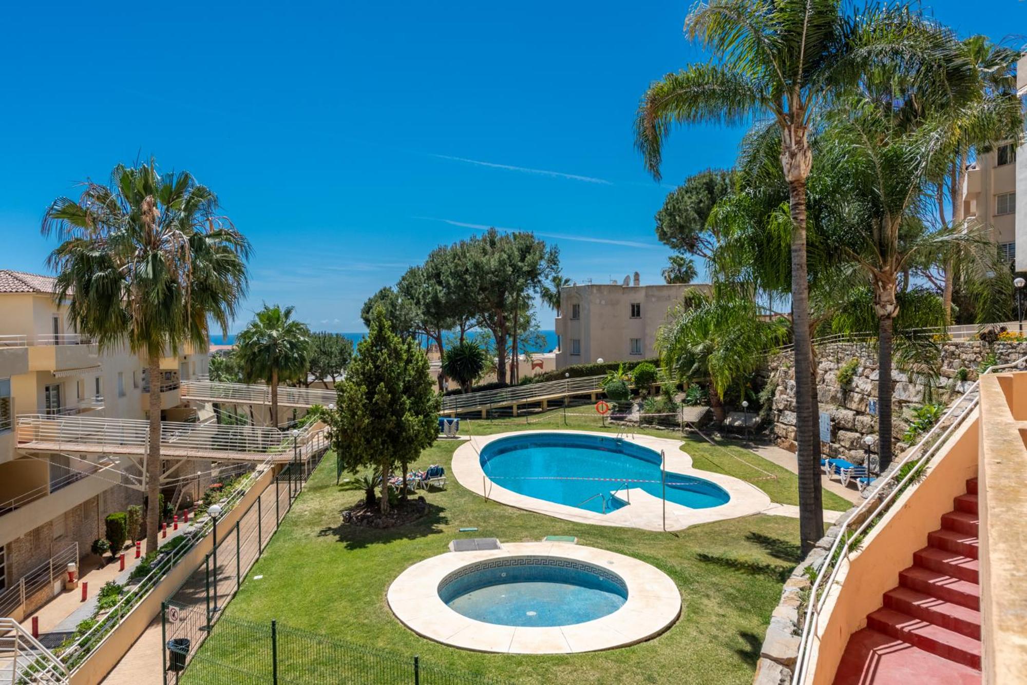 Beach and sea view in Riviera del Sol
