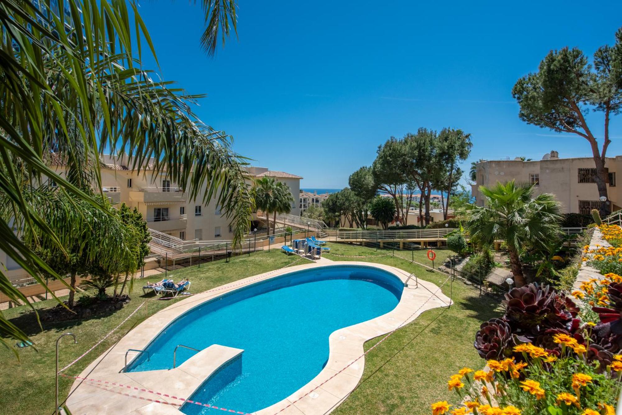 Beach and sea view in Riviera del Sol