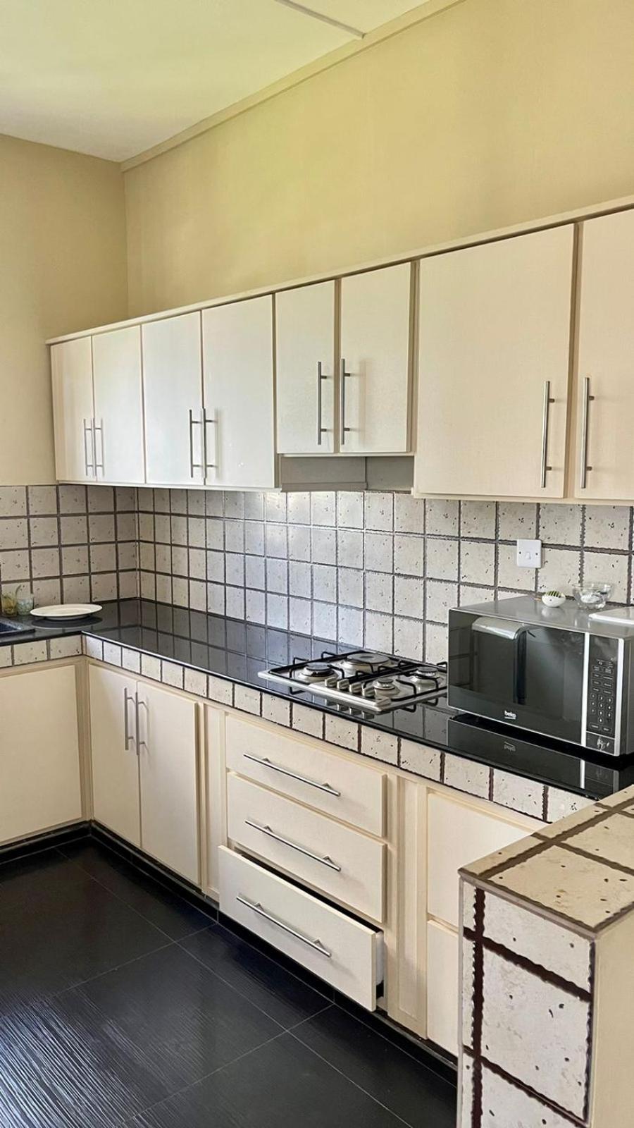 Cozy Apartment with Pool & 10 mins walk to Beach view 5