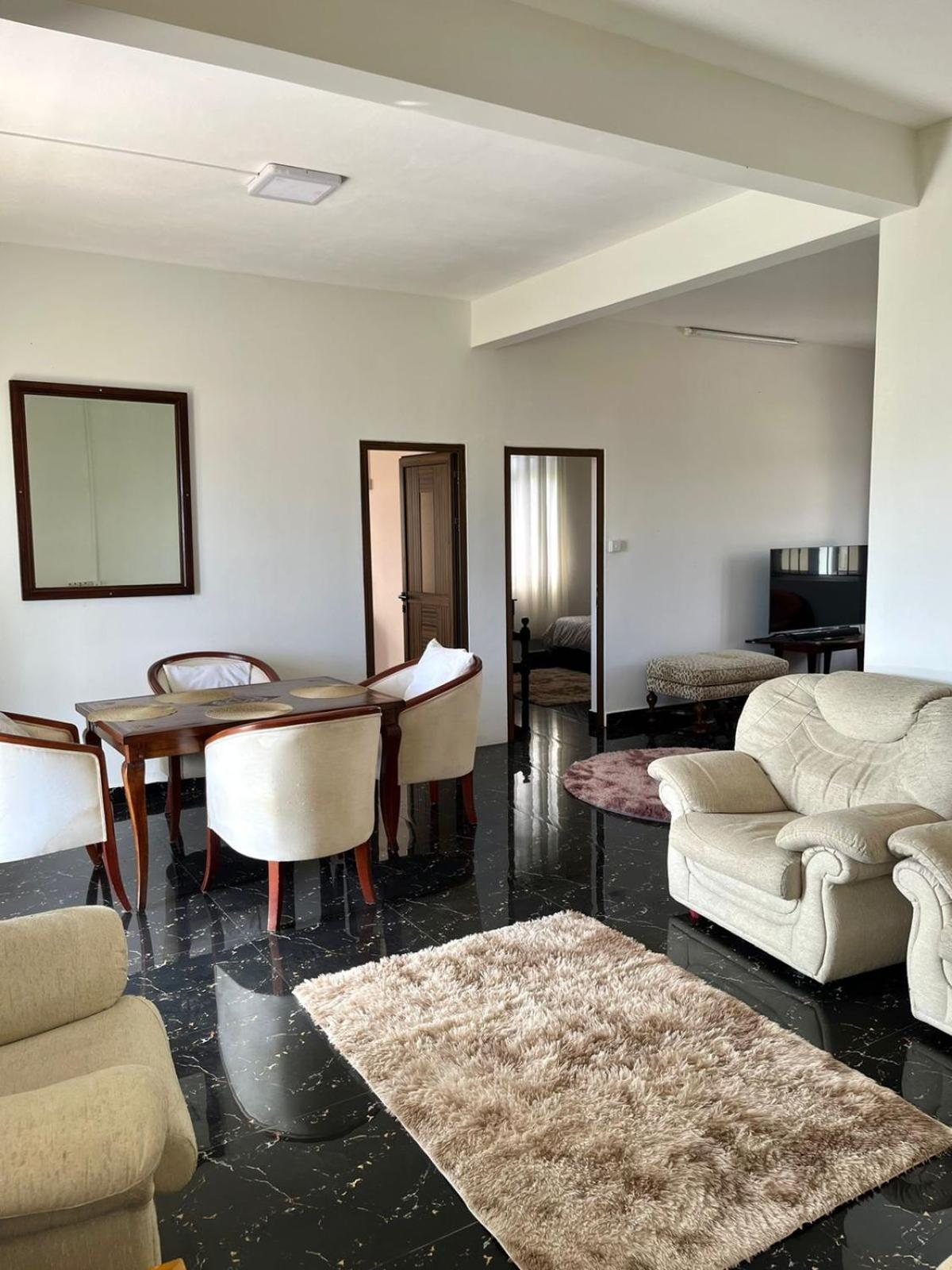 Cozy Apartment with Pool & 10 mins walk to Beach view 4