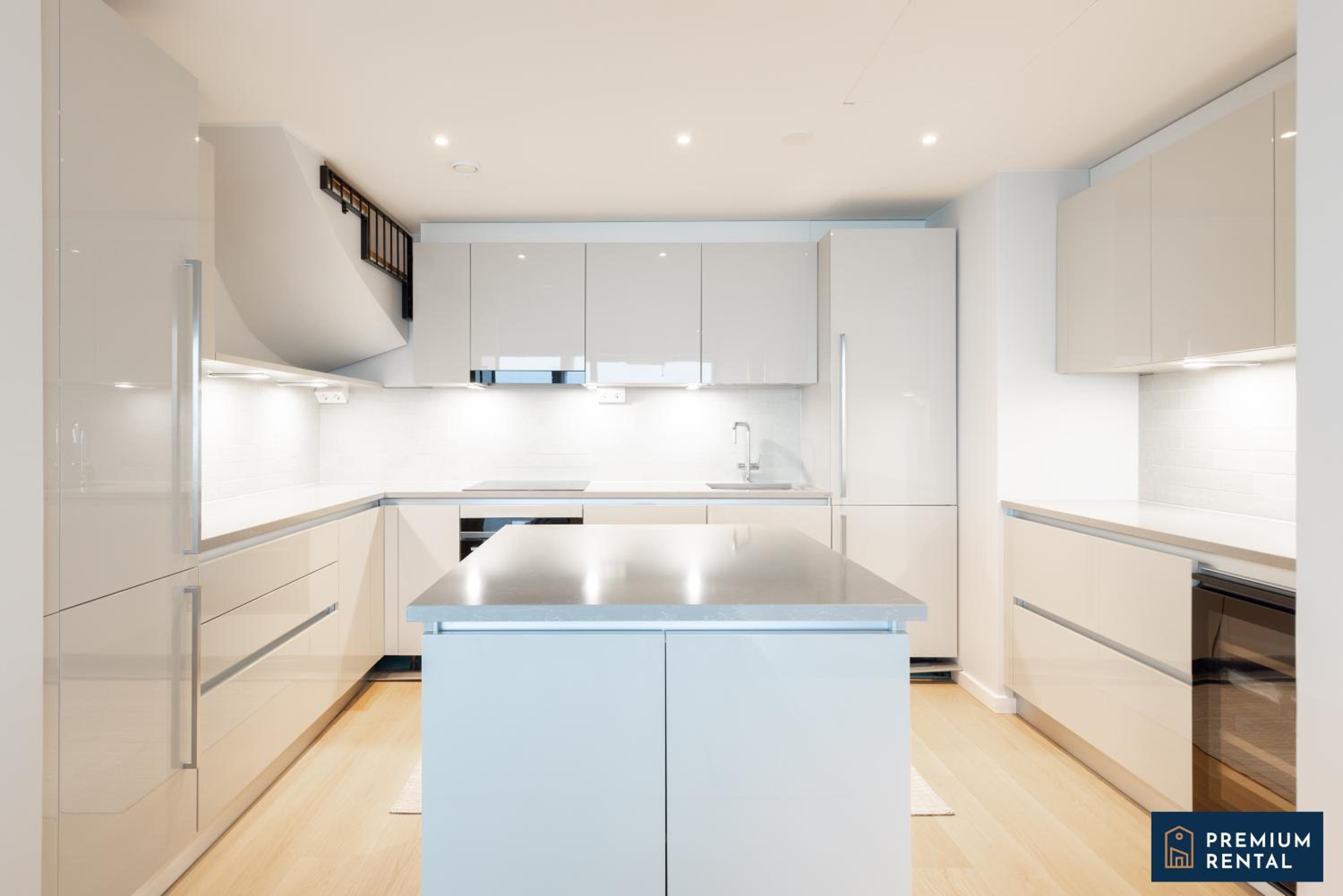 C44 Ultimate Luxury Waterfront Penthouse