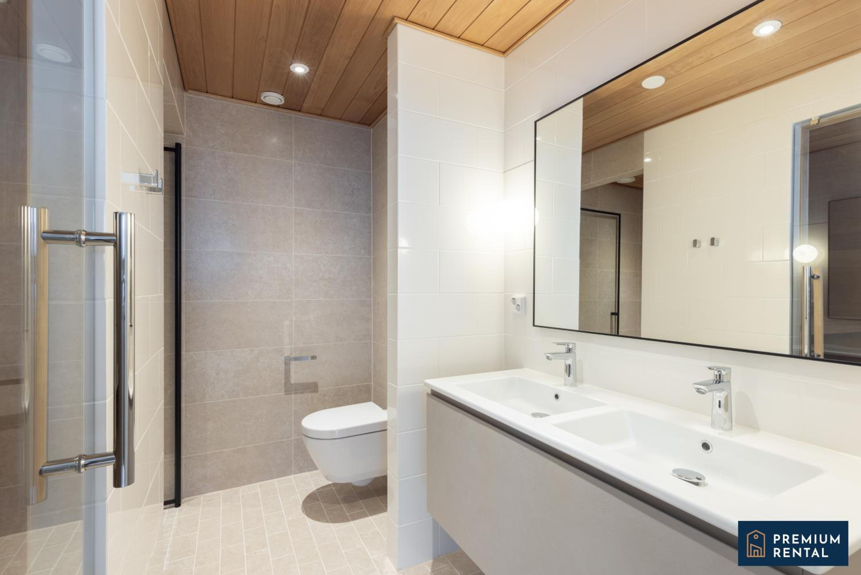 C44 Ultimate Luxury Waterfront Penthouse