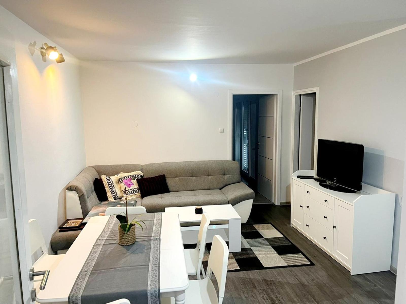 Apartment Gajac C72 view 3