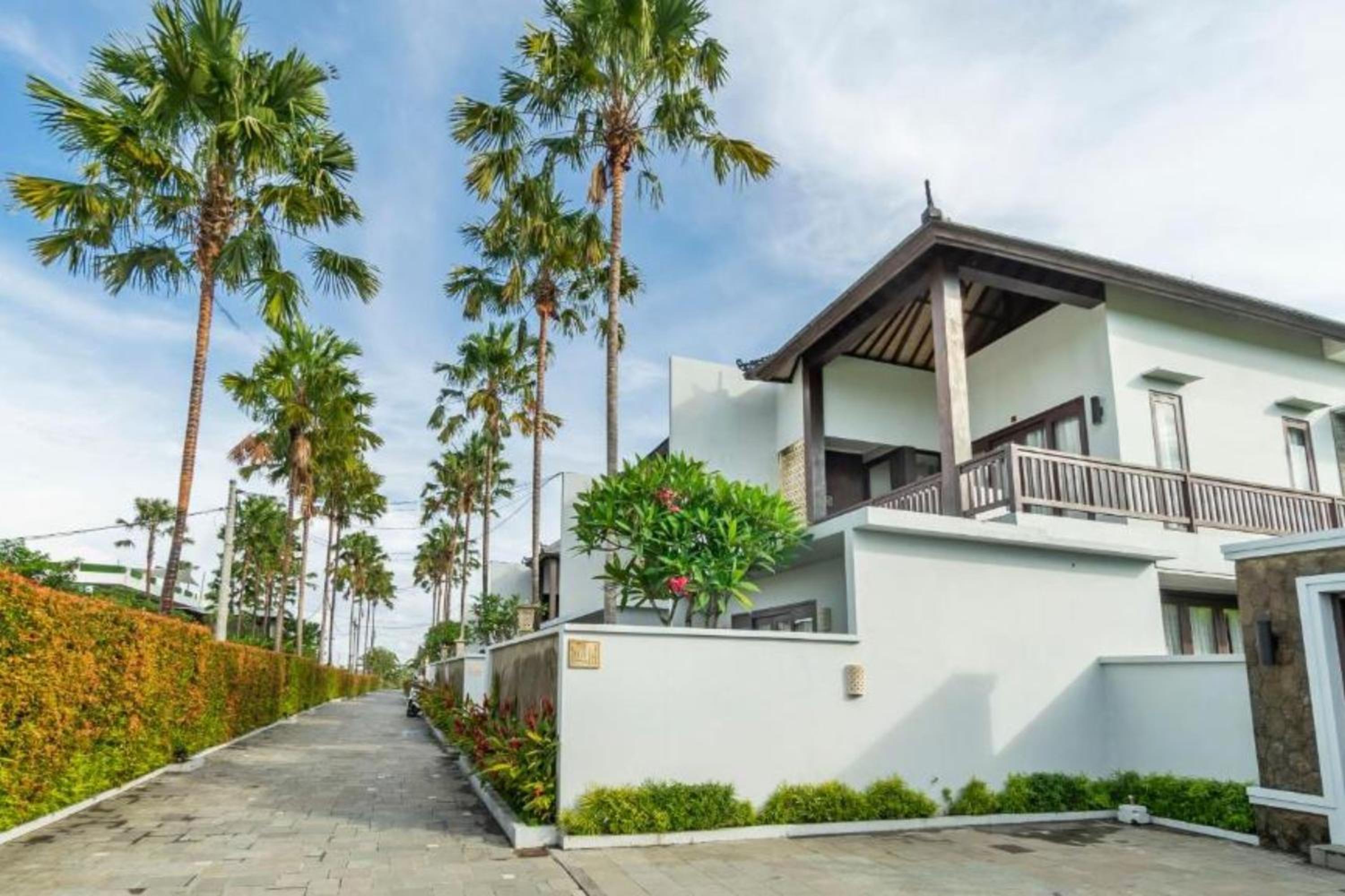 White 2 BR Private Pool Villa