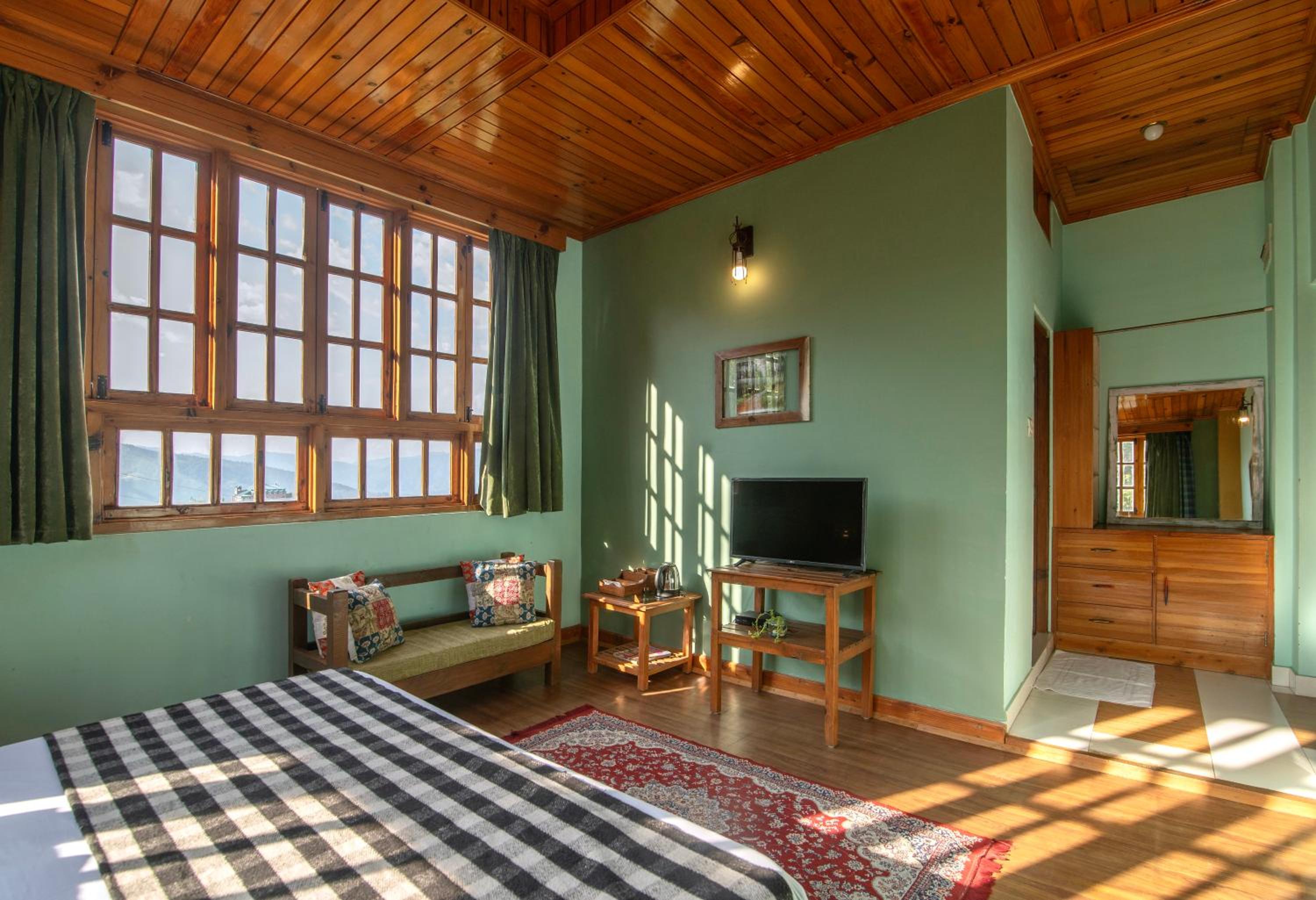 SaffronStays Shelapani