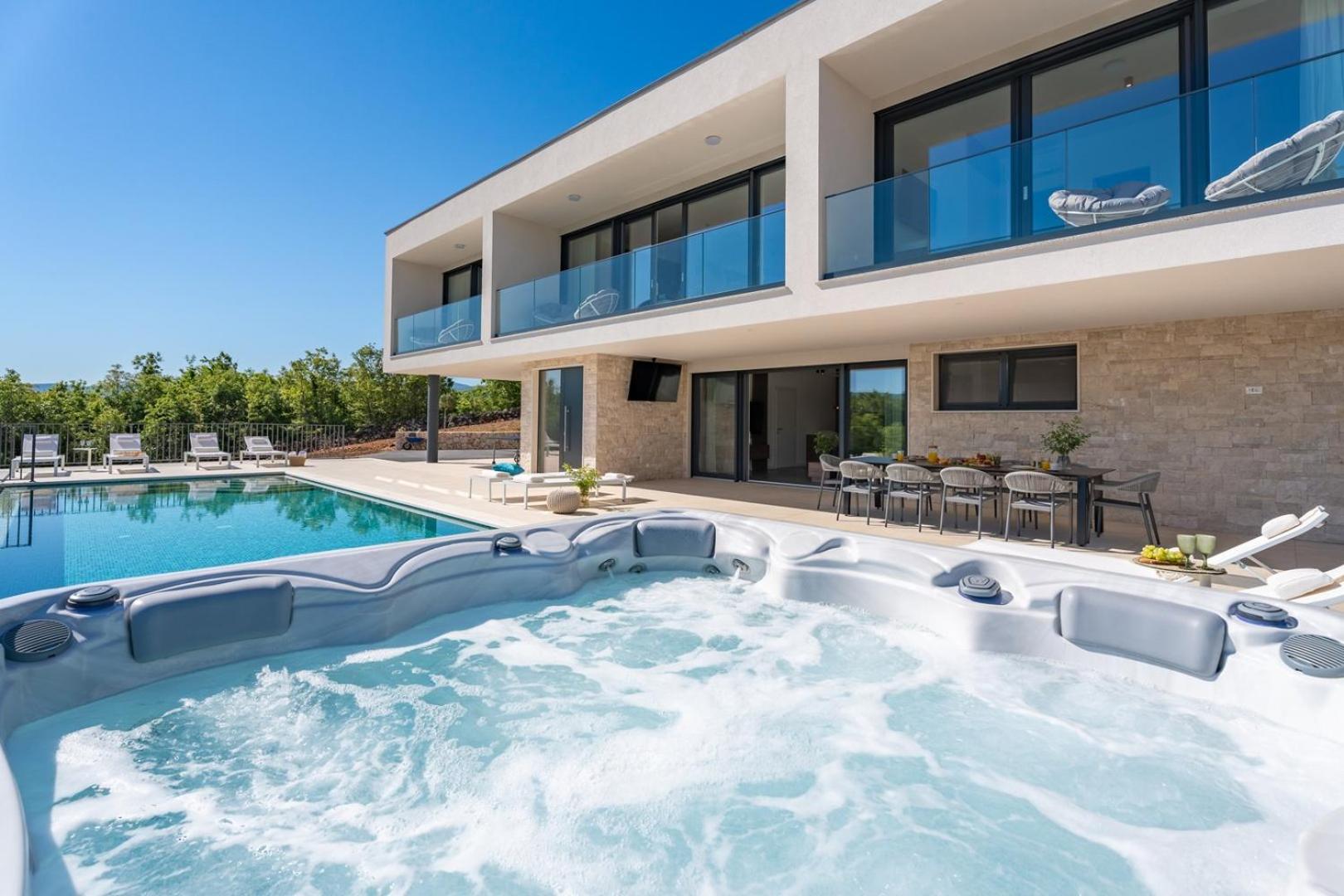 Villa Hillside Gem heated pool,HotTub,Billiard view 5