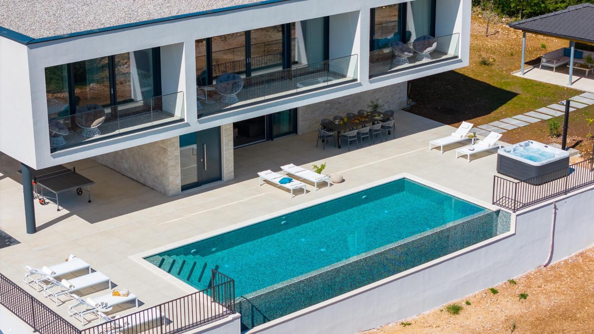 Villa Hillside Gem heated pool,HotTub,Billiard view 4