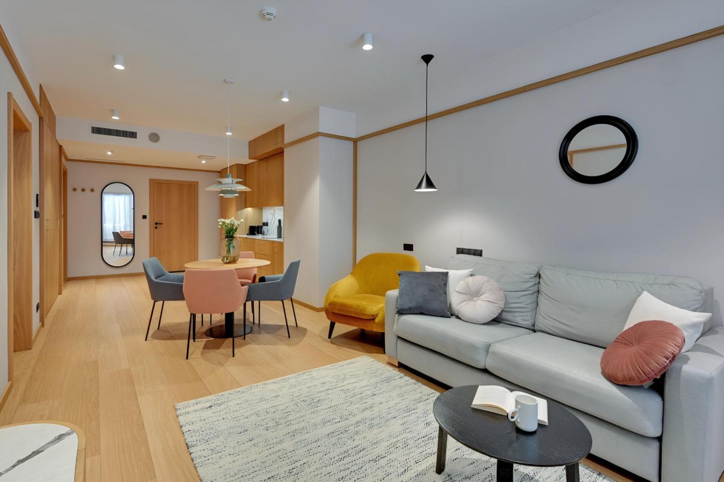 Deo Plaza Apartments