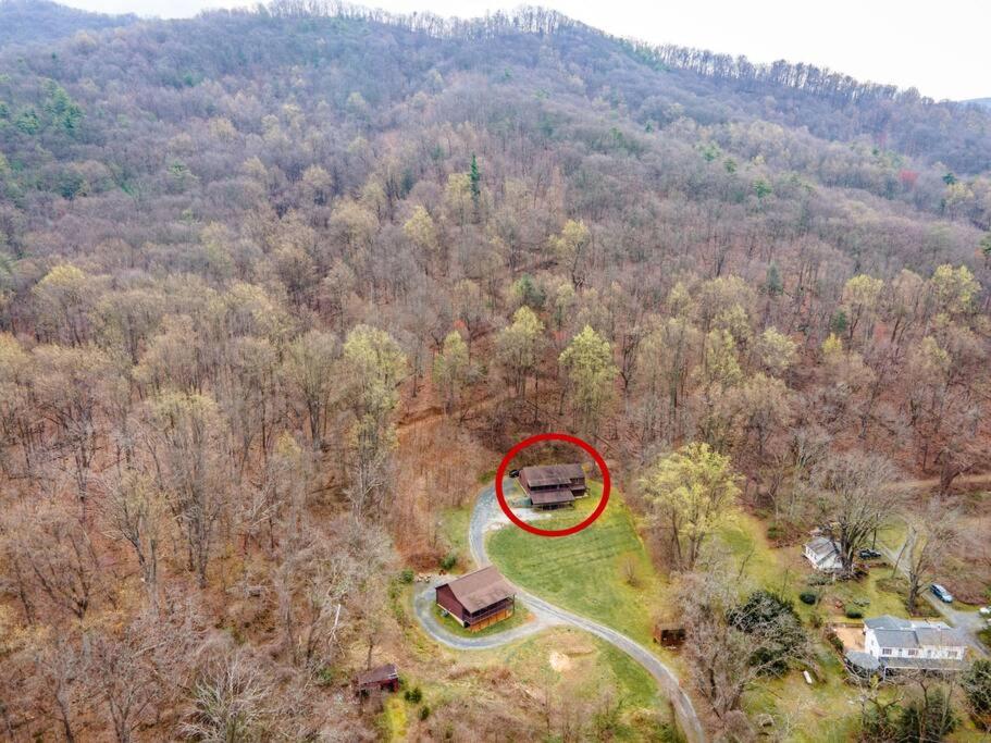 Hotel Balk Retreat, Mountain Views,Hot Tub,Firepit - Image 1