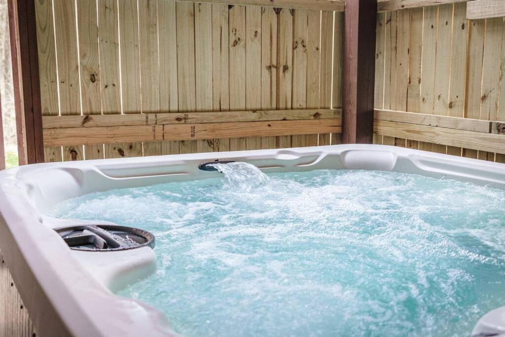 Balk Retreat MountainViews HotTub Firepit view 5