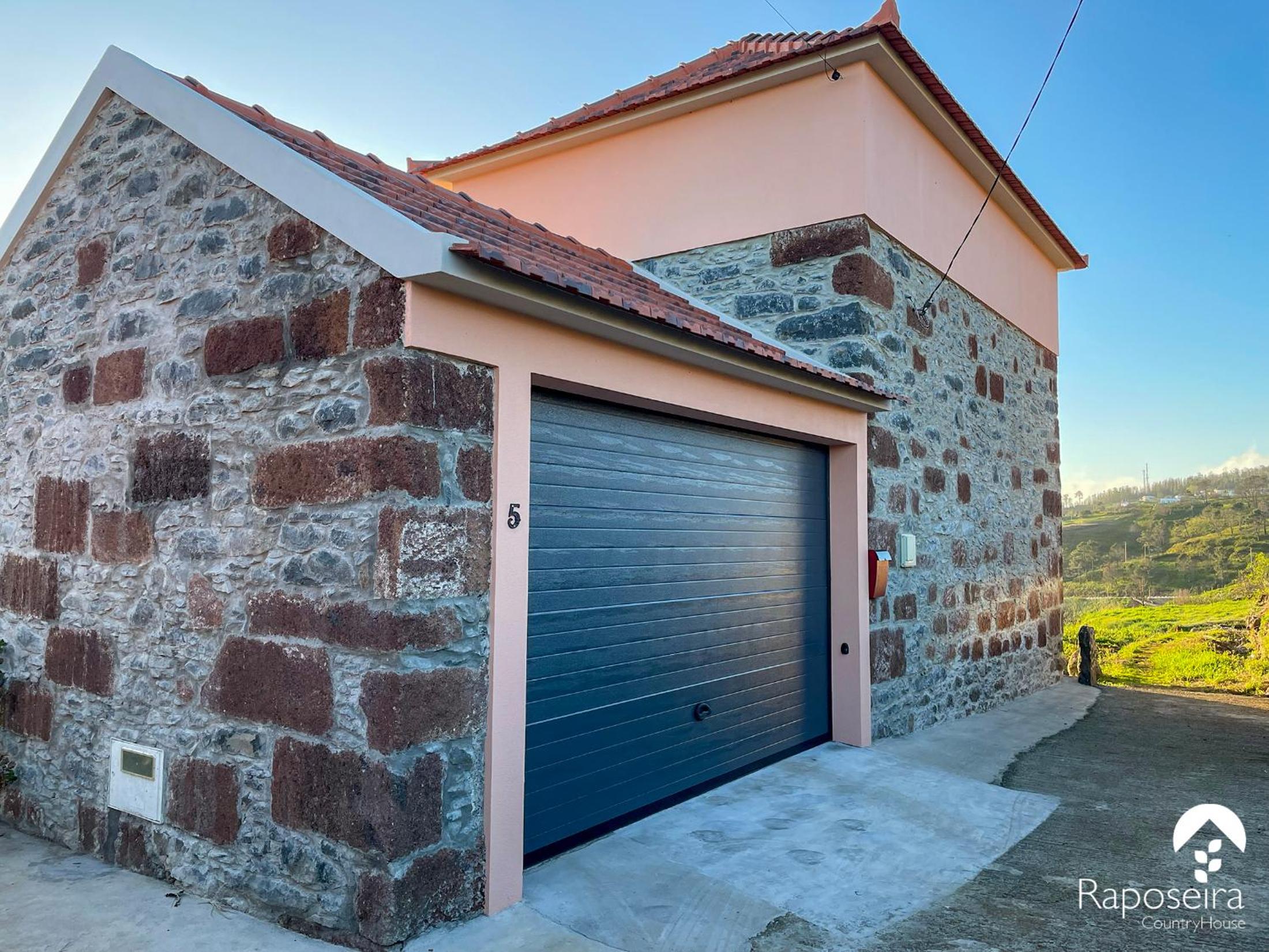 Raposeira Country House view 4