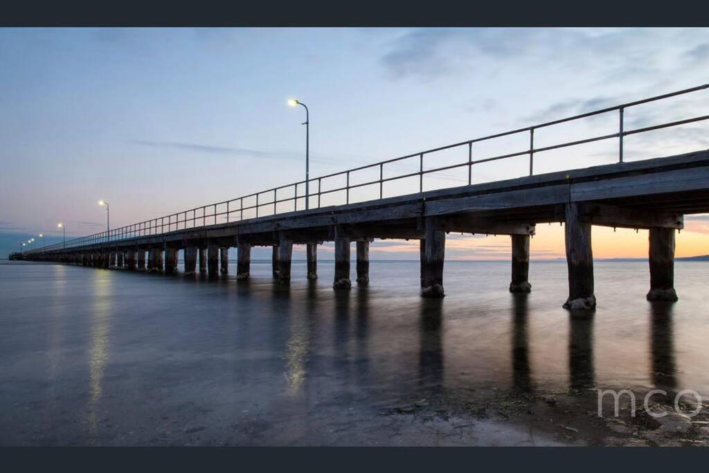 Seaside Studio Apartment in Frankston, Melbourne