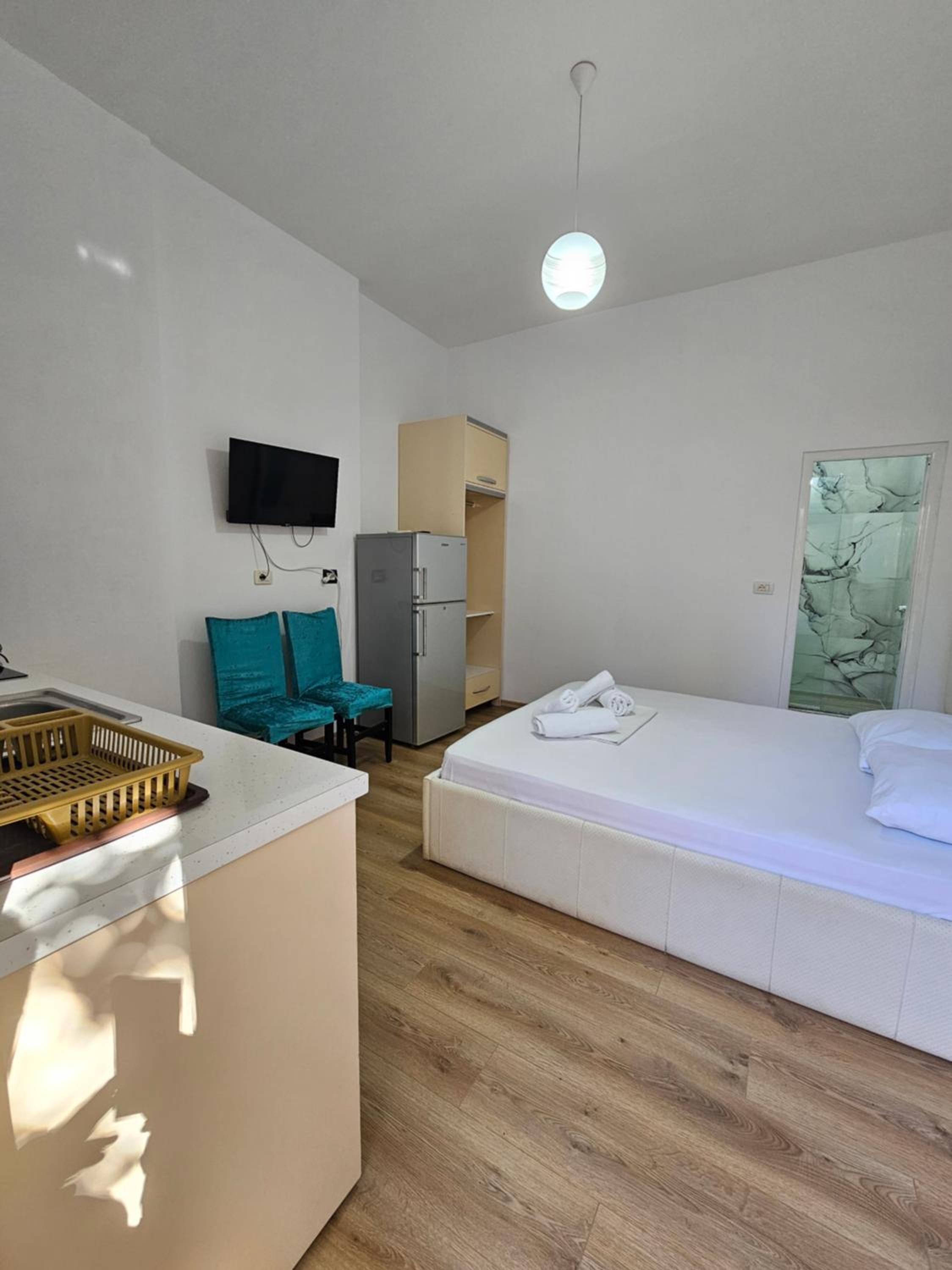 Ledion Apartments