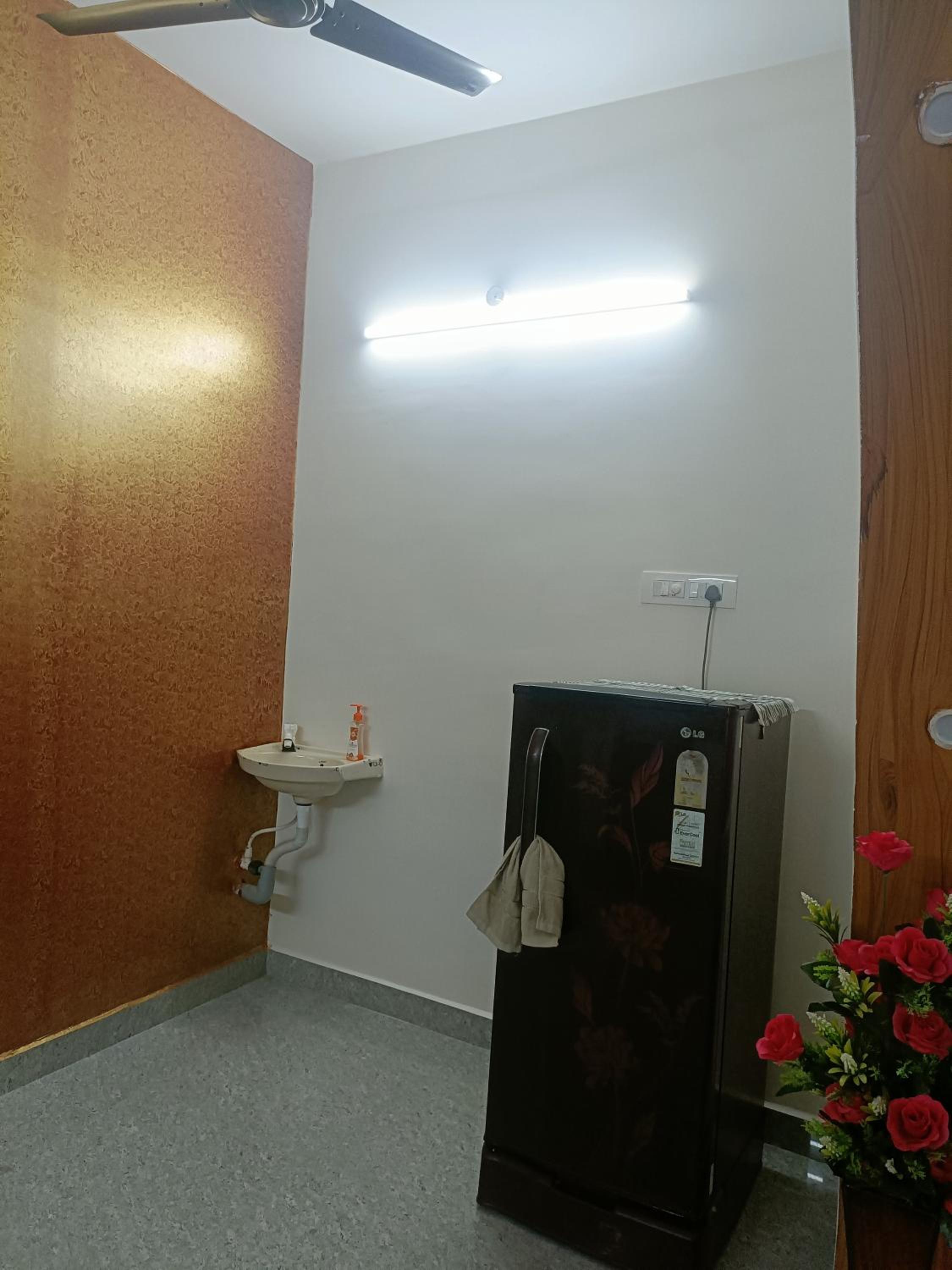 SREENIVASA HOME STAY