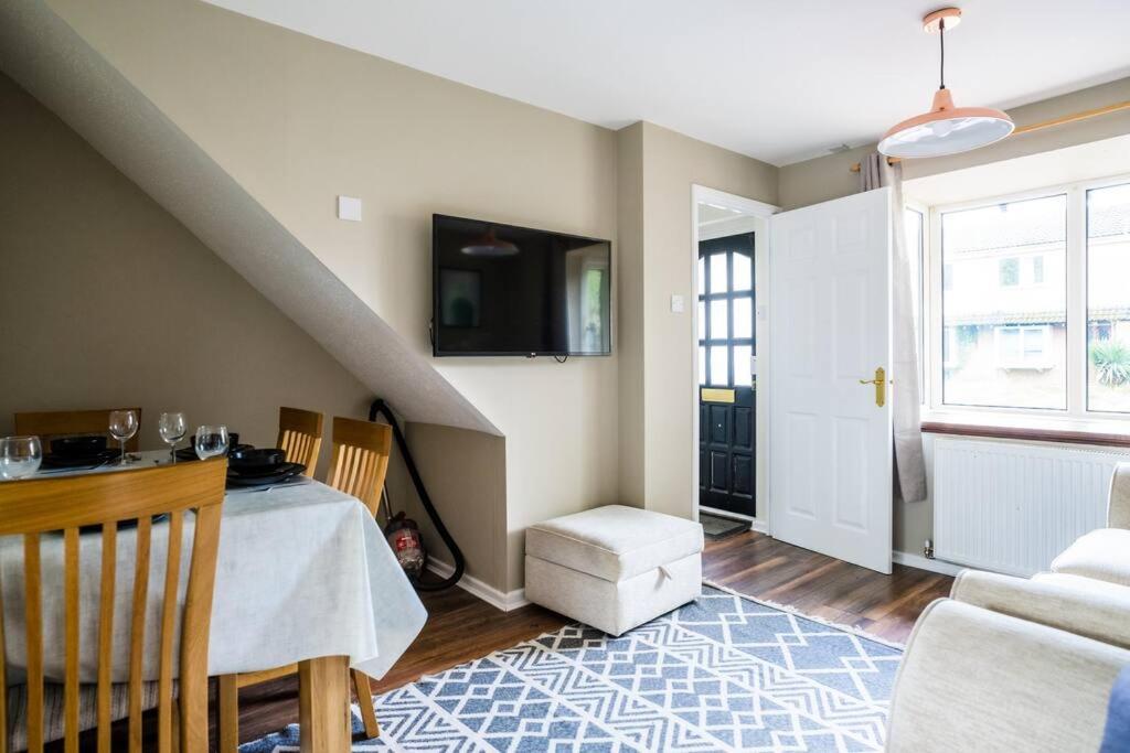 Lily's Central Stay, Parking and Close to Motor Point Arena view 5