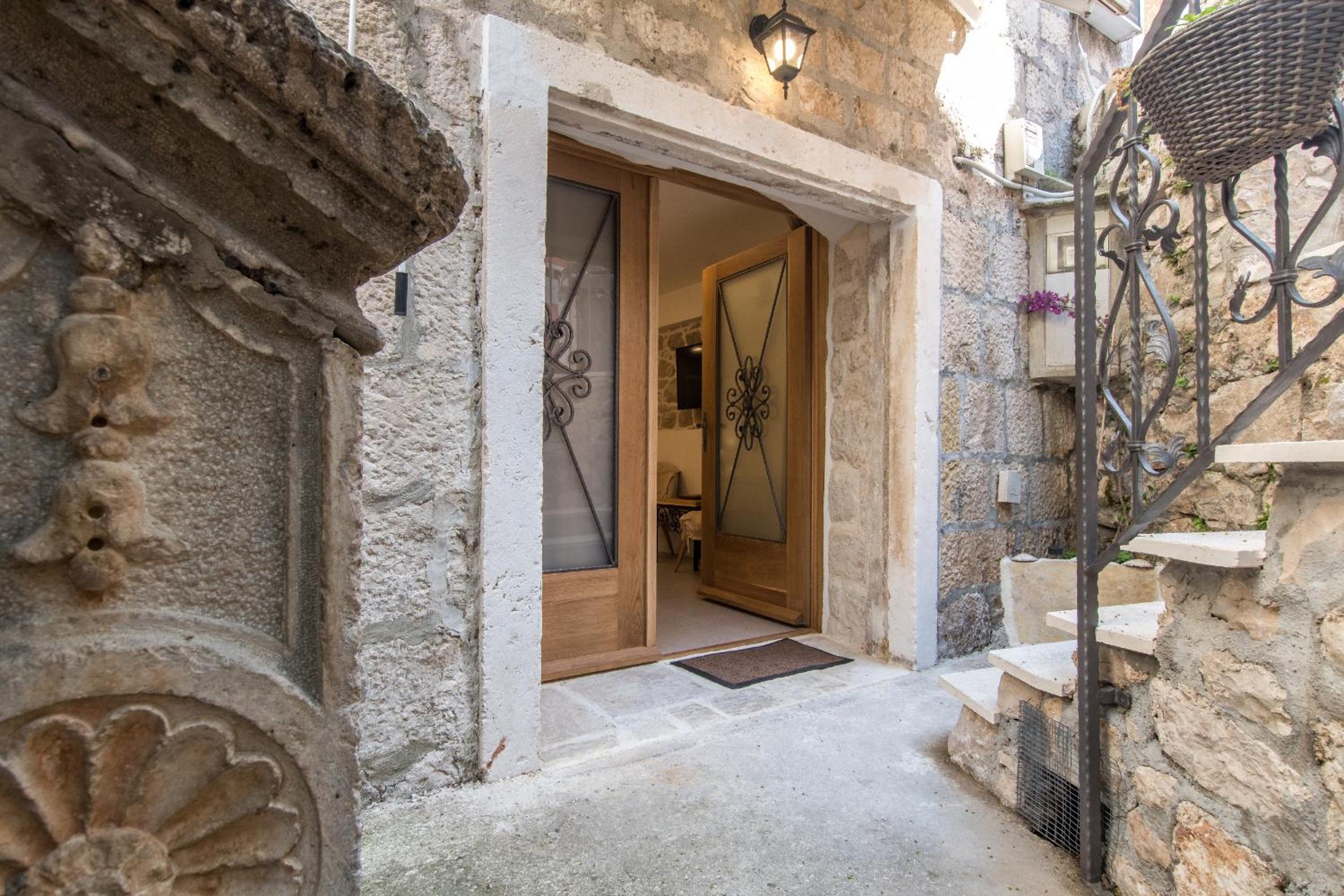 Hotel Luxury Rooms Palace B&B - Image 1