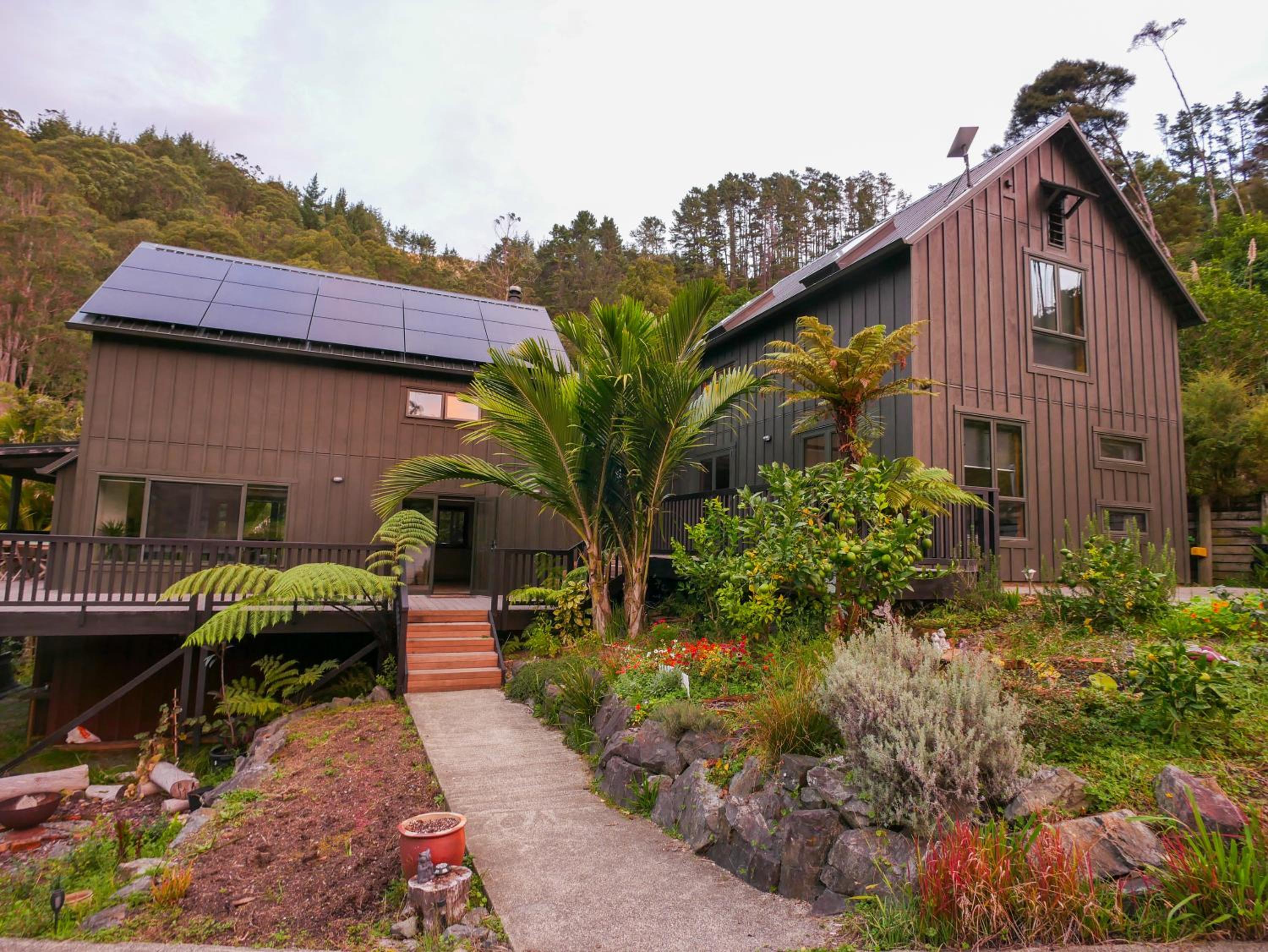 Matakana Retreat - Luxury Off Grid Lodge in Nature view 4