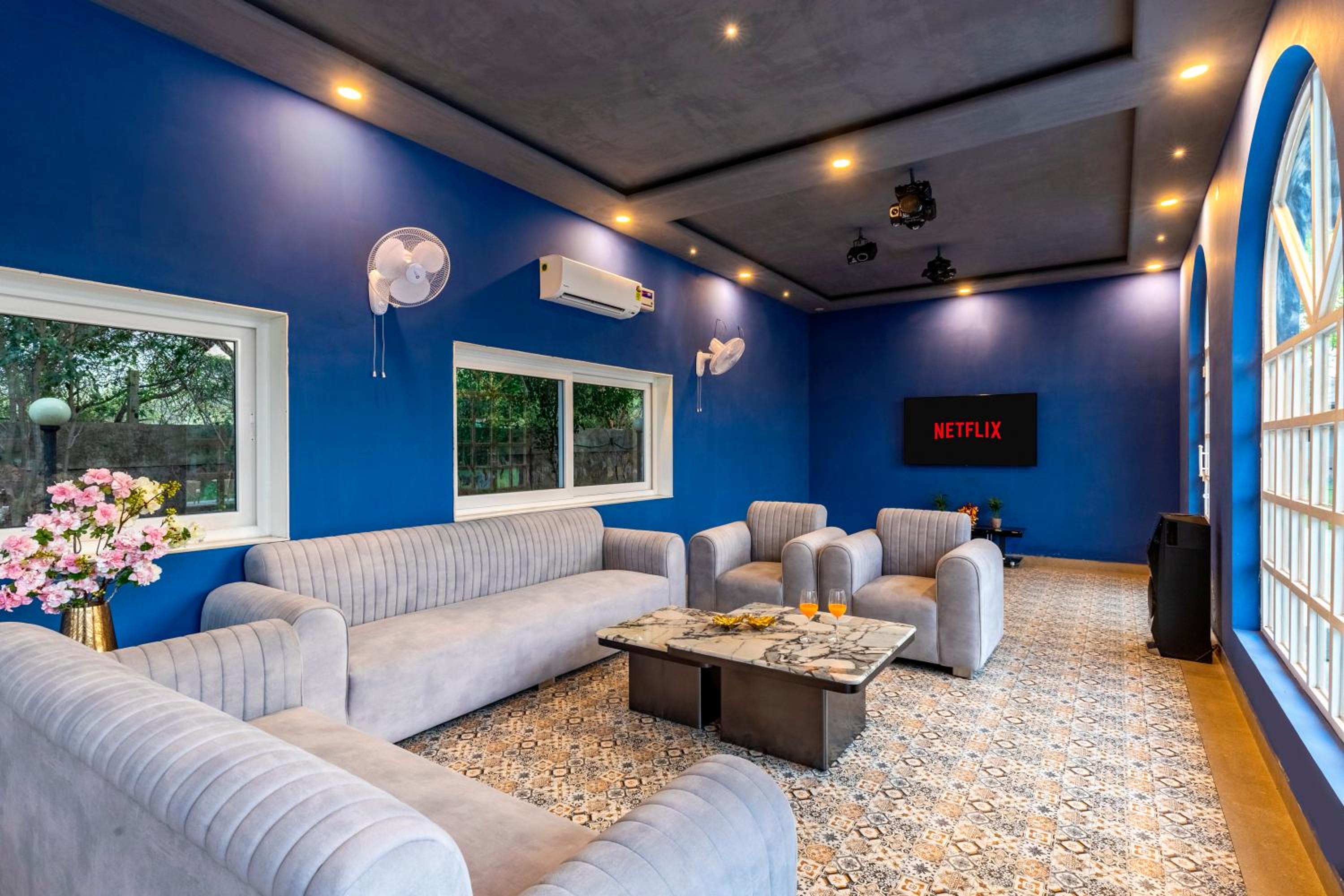 lounge