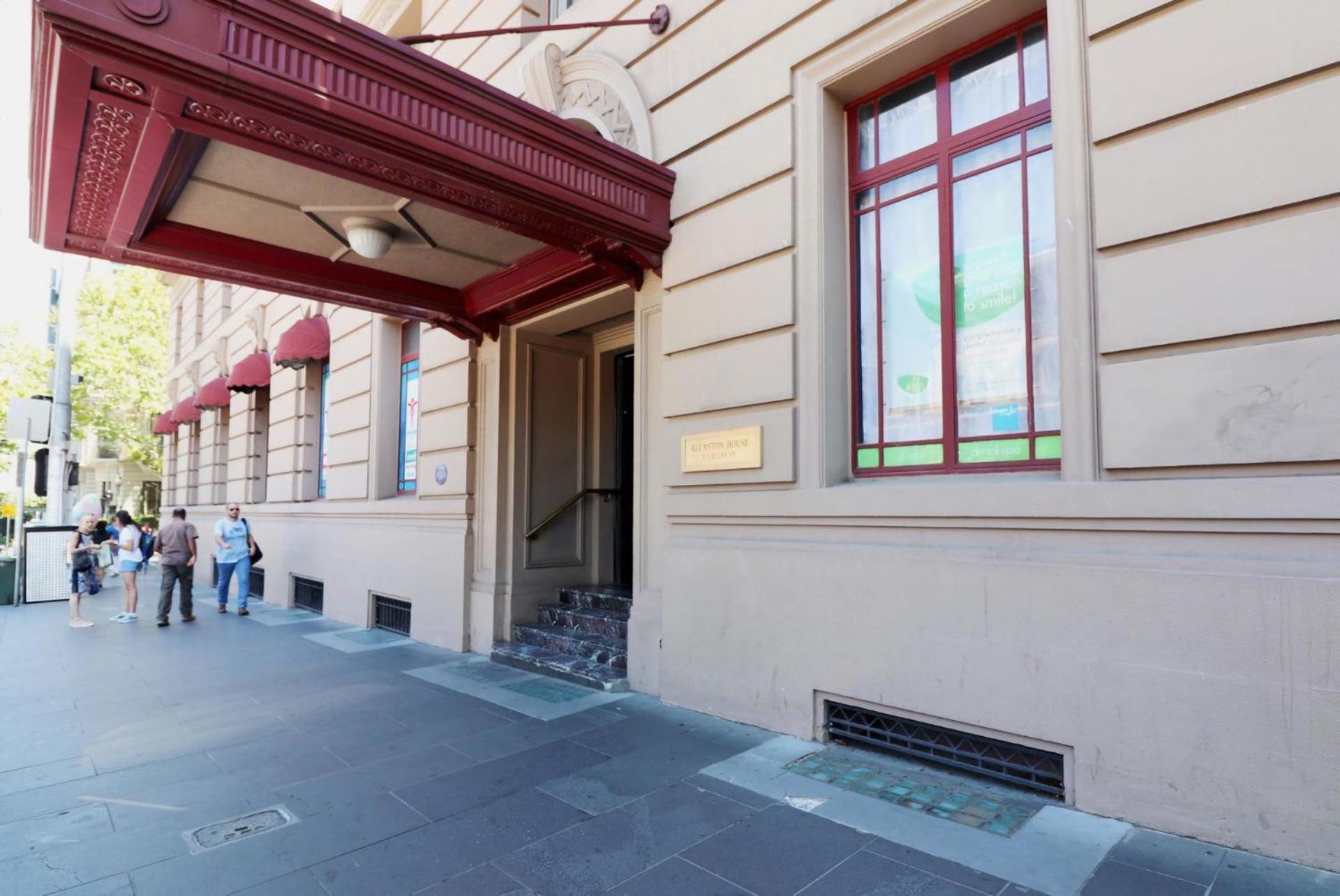 Spring on Collins An elegant Suite on Collins Street view 5