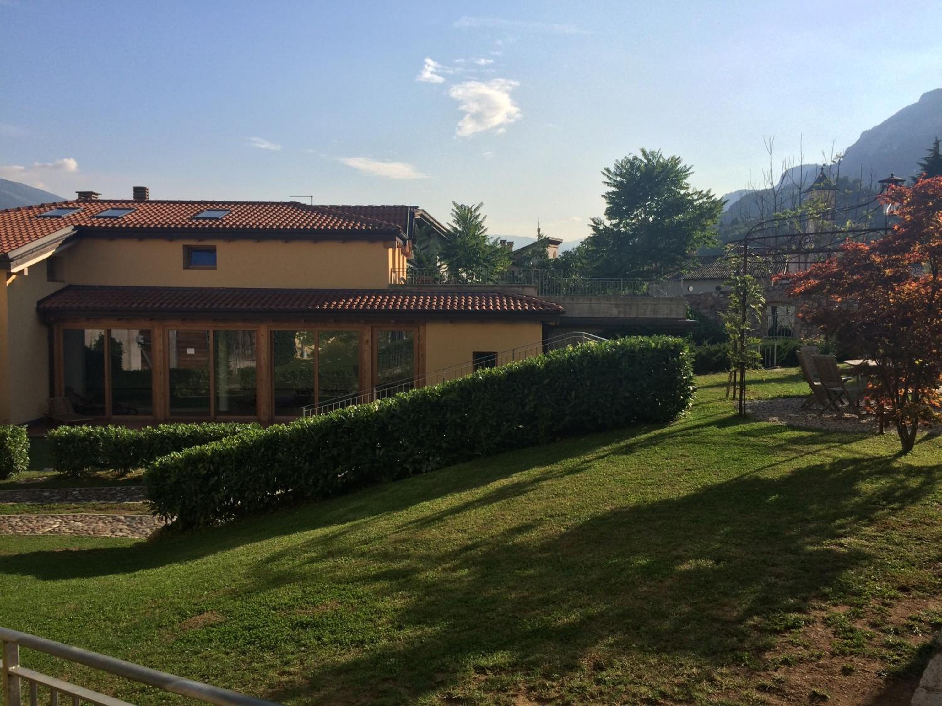 Photo 6