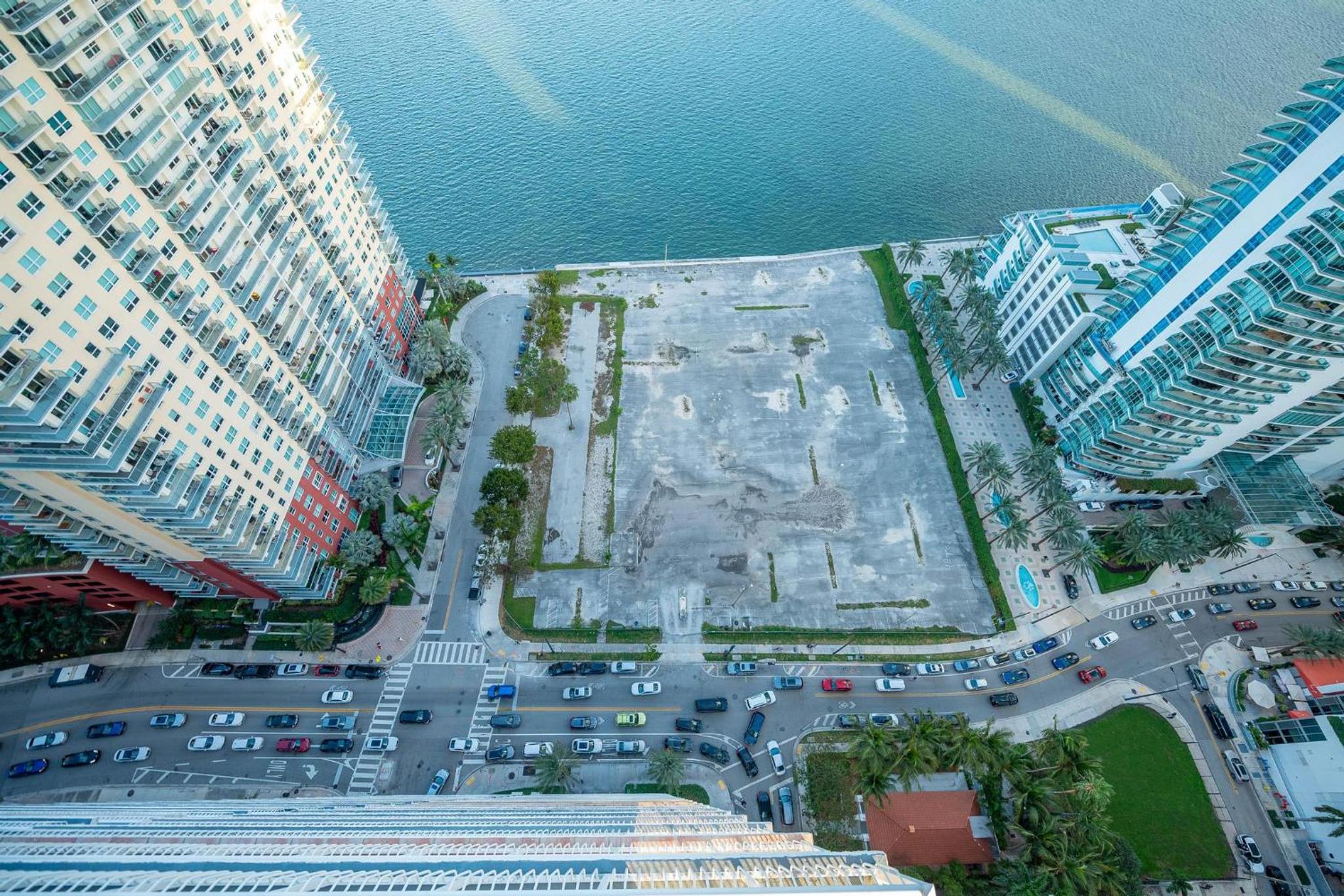 BnB Hyperion - Luxe 3B Condo w City & Ocean Views