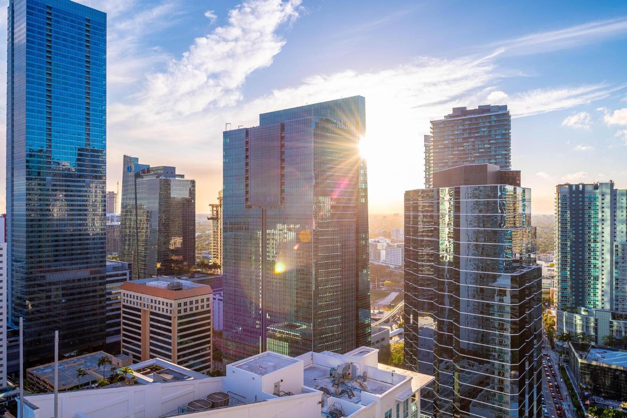 BnB Hyperion - Luxe 3B Condo w City & Ocean Views