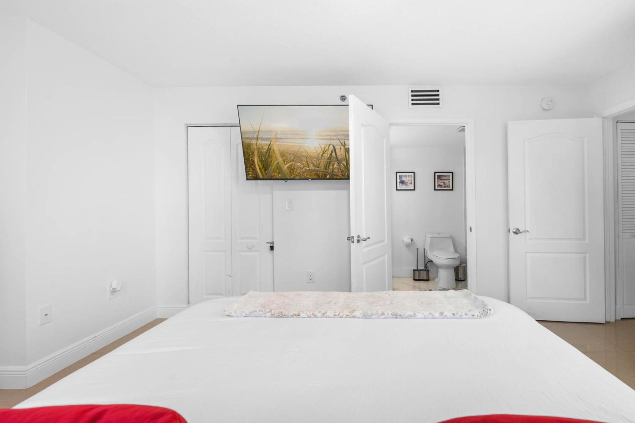 BnB Hyperion - Luxe 3B Condo w City & Ocean Views