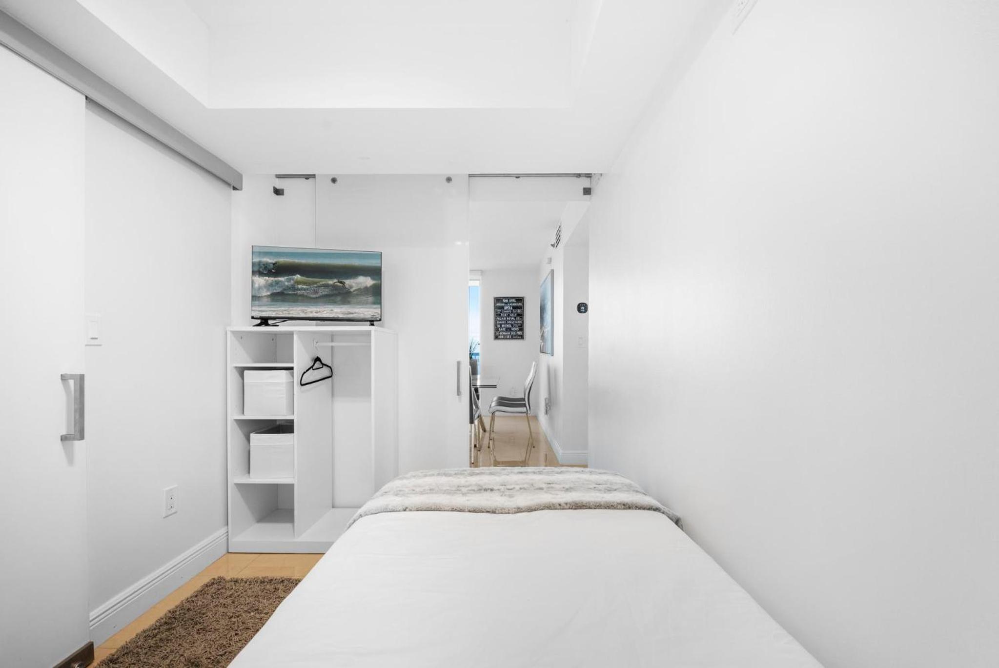 BnB Hyperion - Luxe 3B Condo w City & Ocean Views