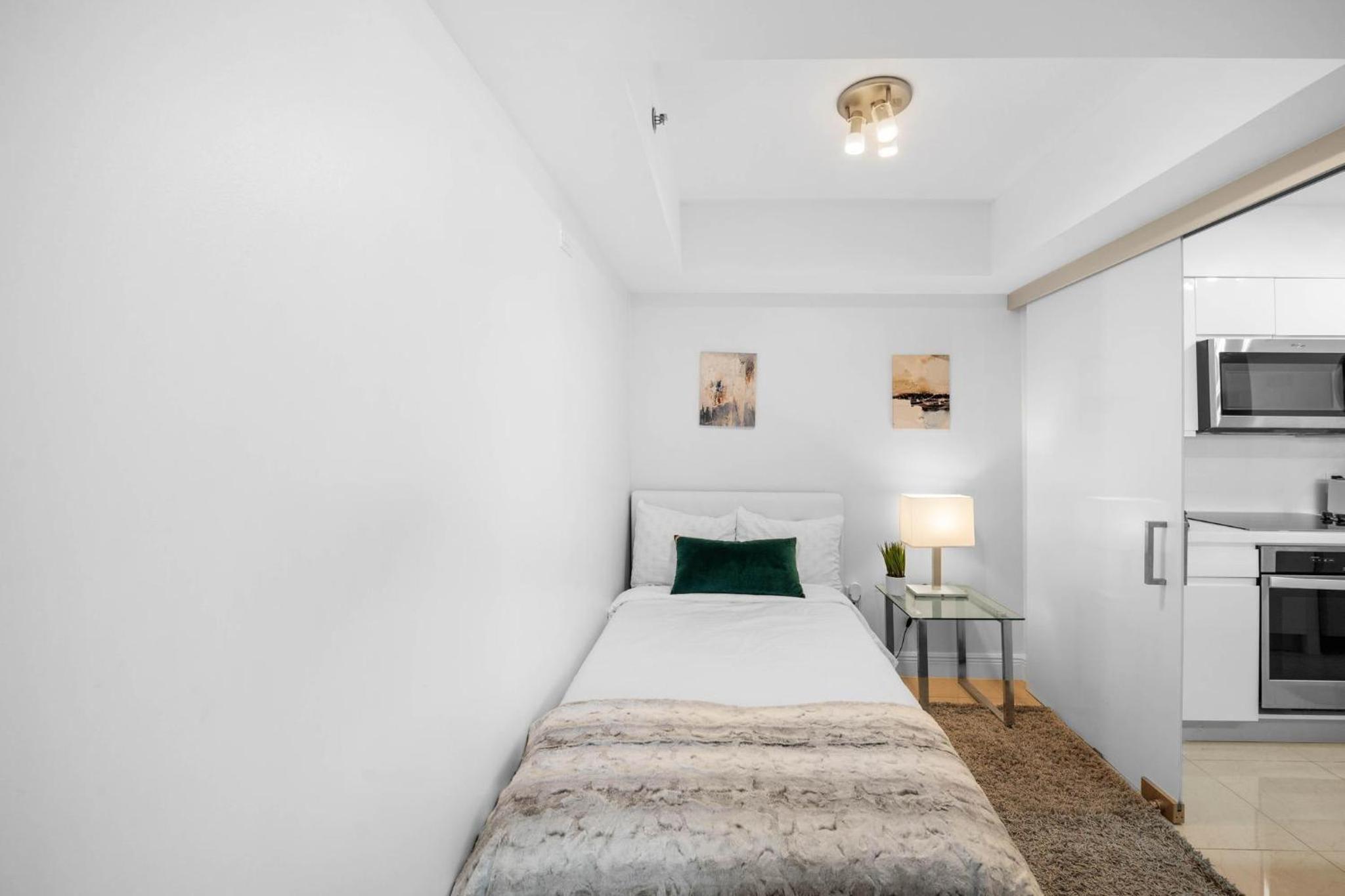 BnB Hyperion - Luxe 3B Condo w City & Ocean Views