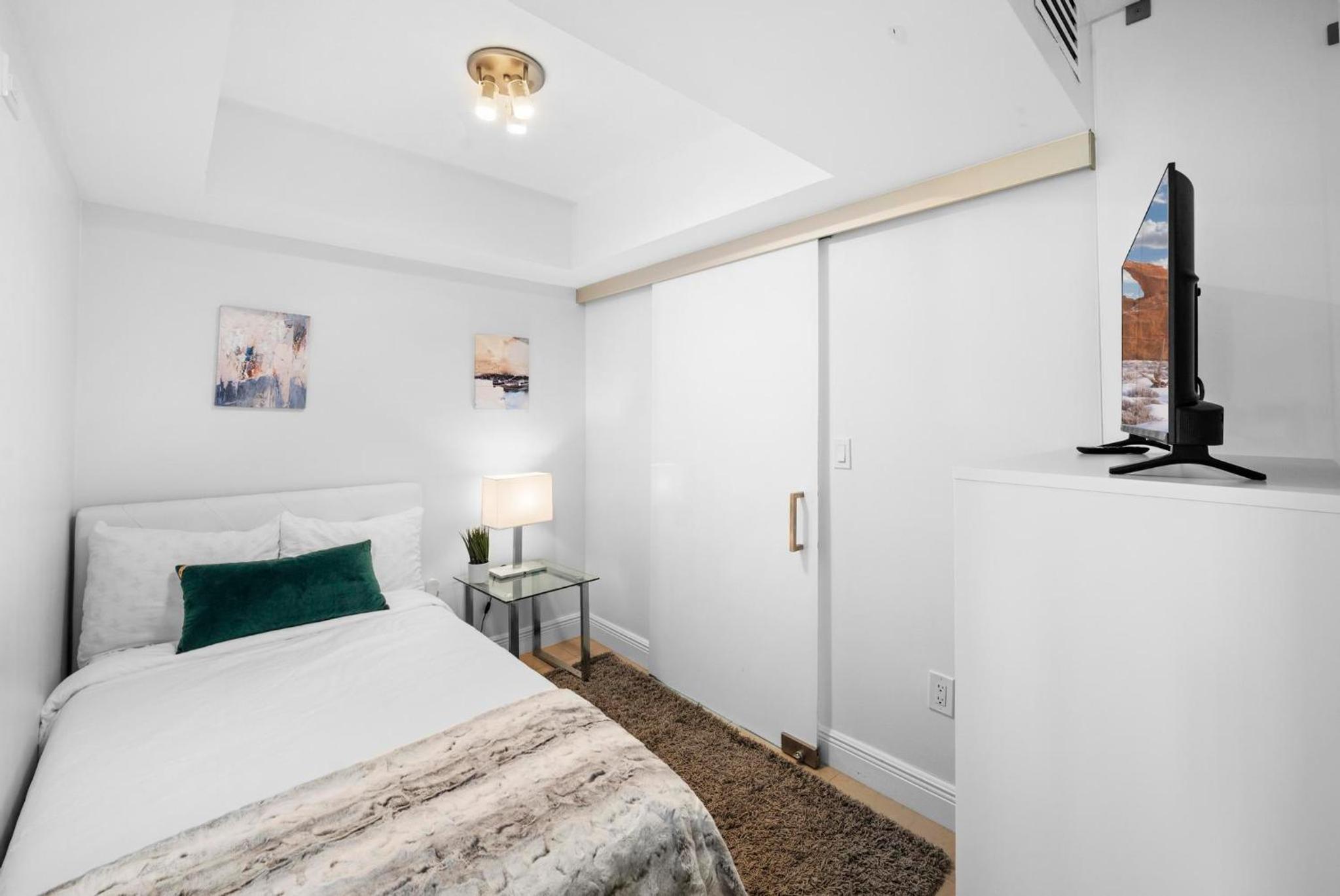 BnB Hyperion - Luxe 3B Condo w City & Ocean Views