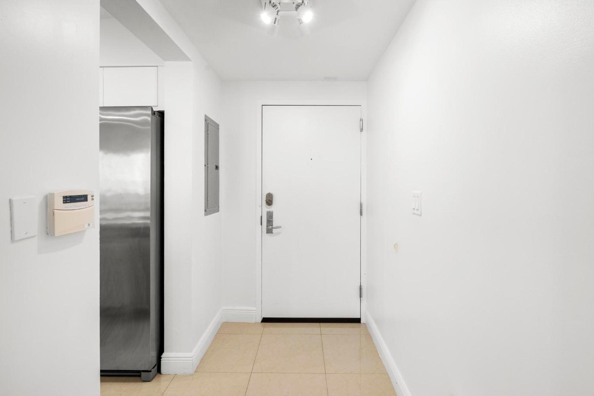 BnB Hyperion - Luxe 3B Condo w City & Ocean Views