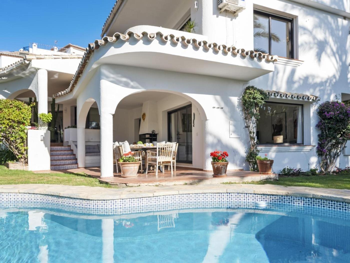 Villa Byron, private pool, walking distance to Puerto Banus view 2