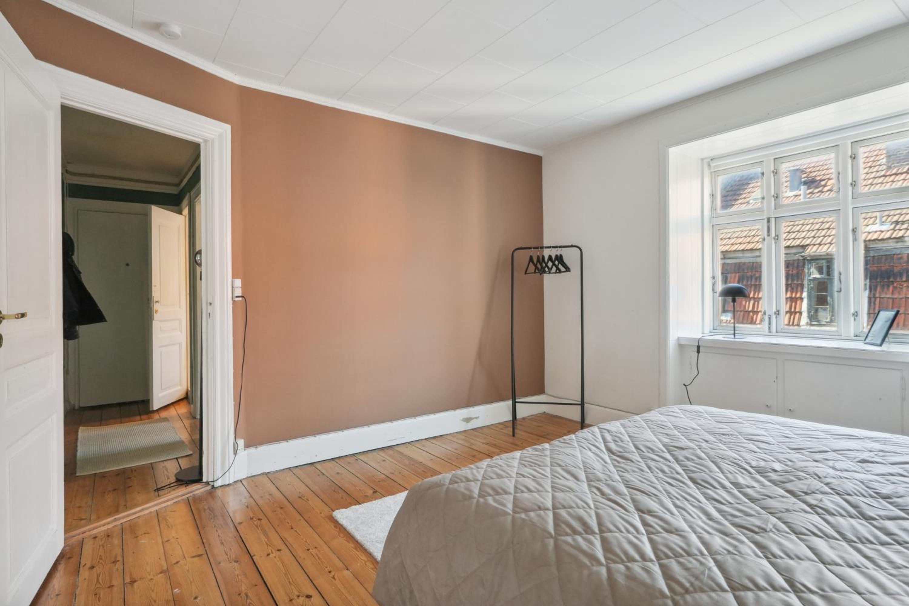 Come Stay - 2BR Sophisticated Urban Retreat view 4