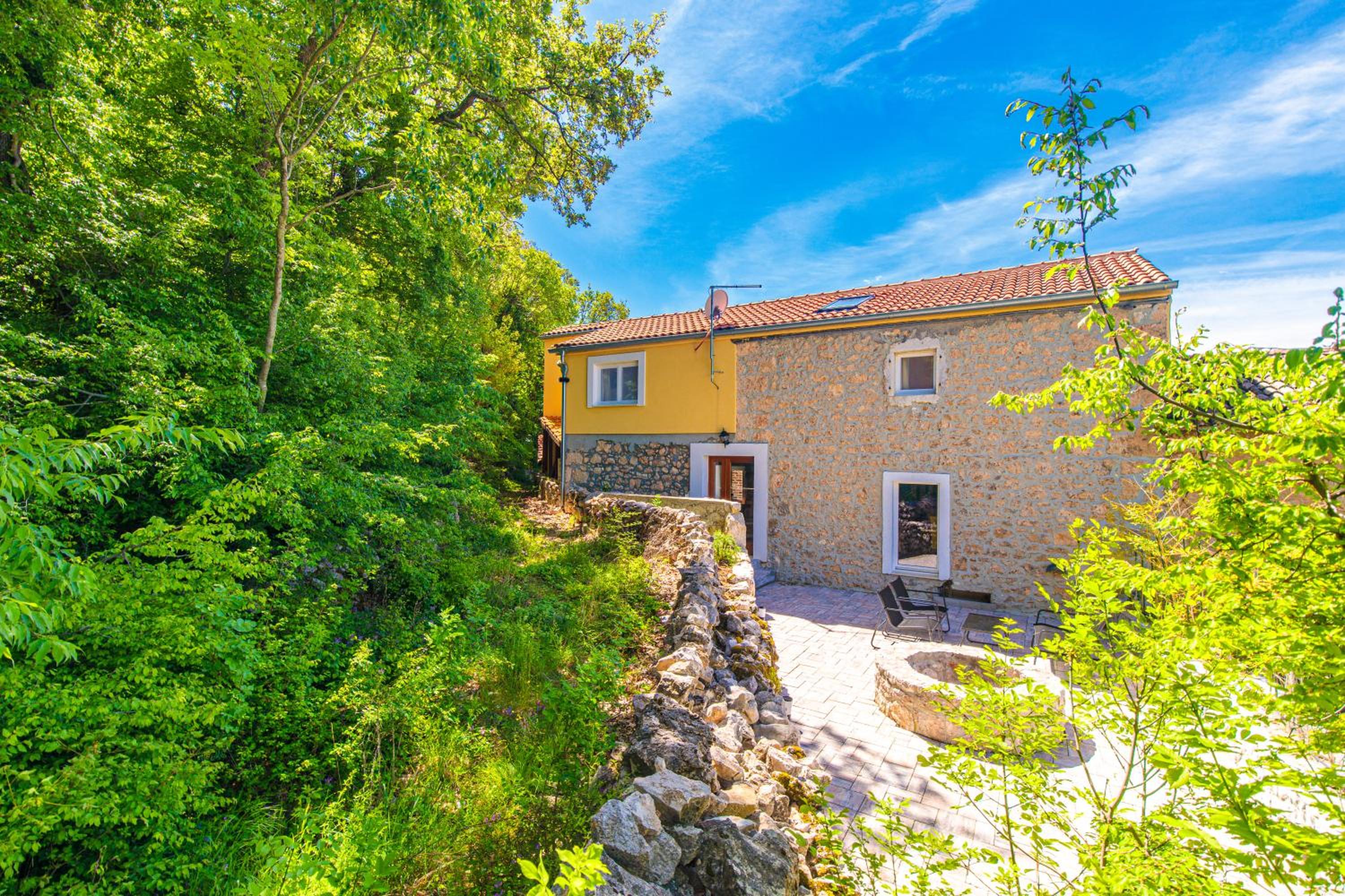Villa Cati Ferienhaus mit beheiztem Pool