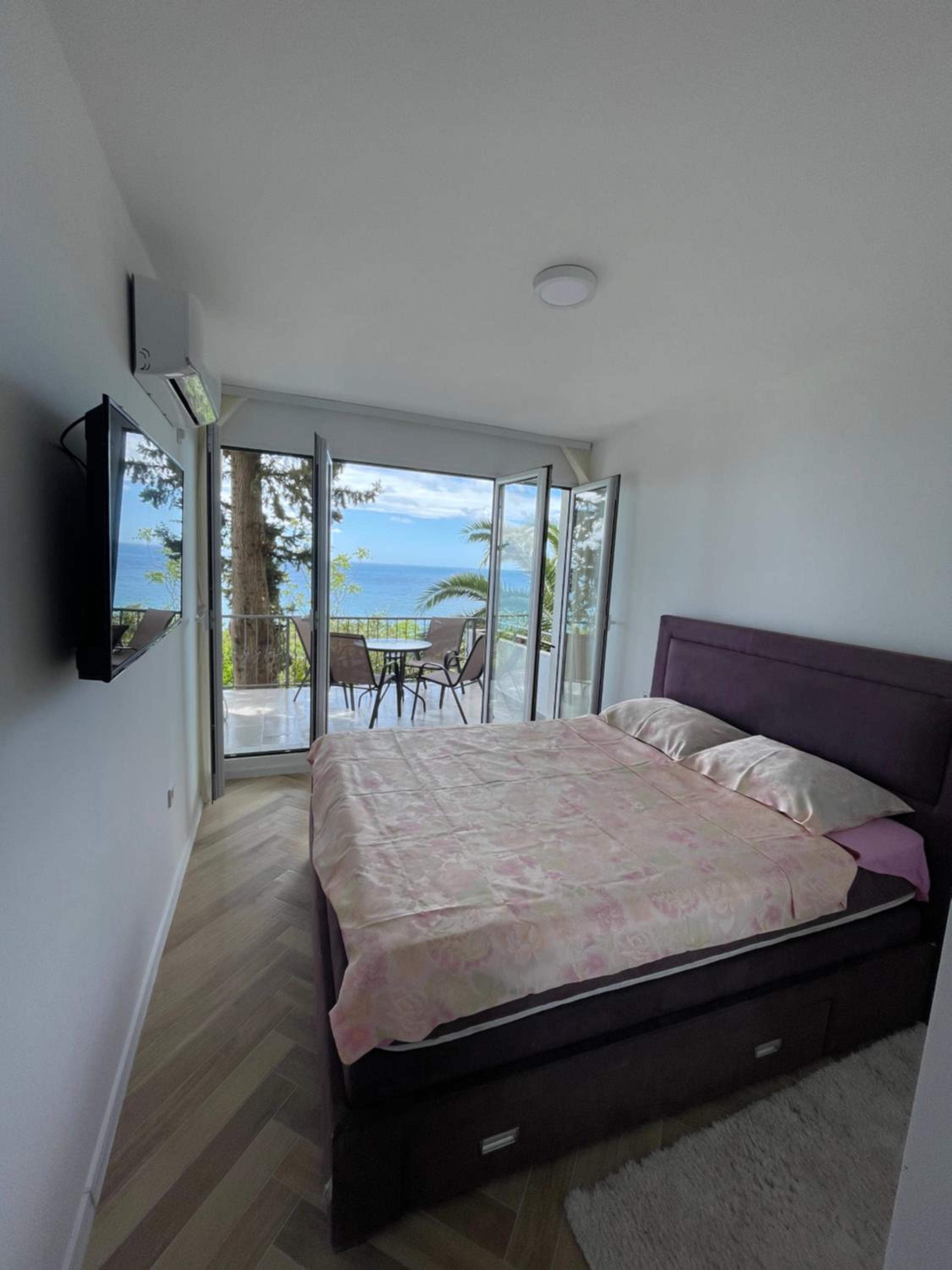 Pine forest apartment