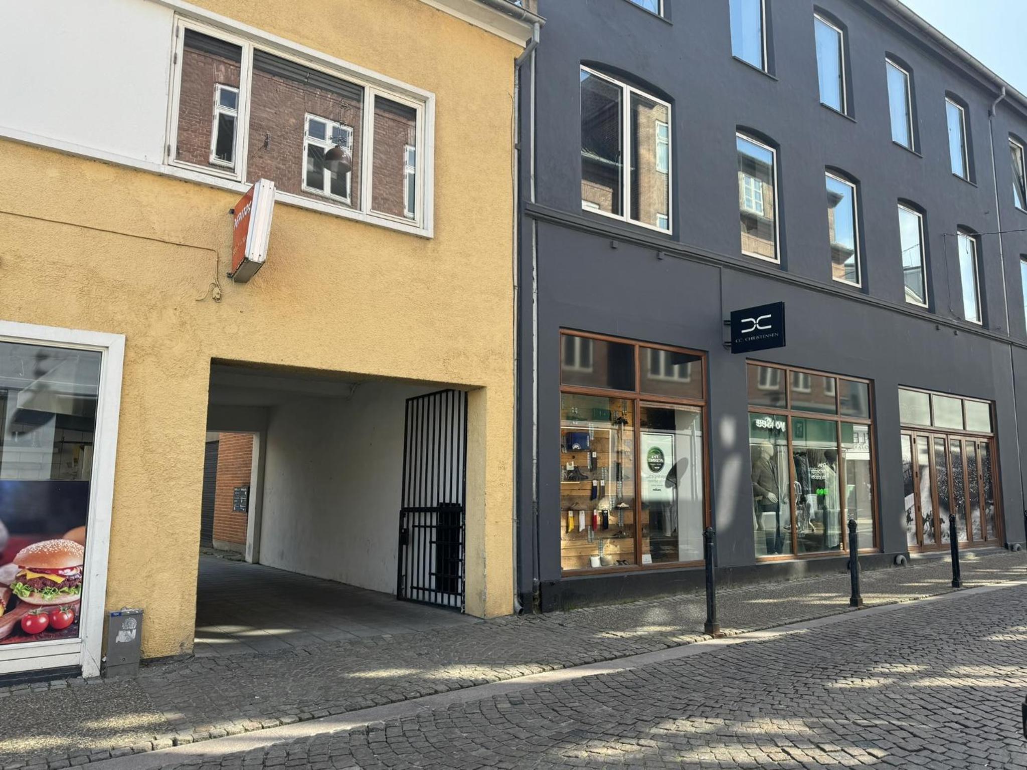 aday - 1 bedroom balcony apartment on the pedestrian street in Randers