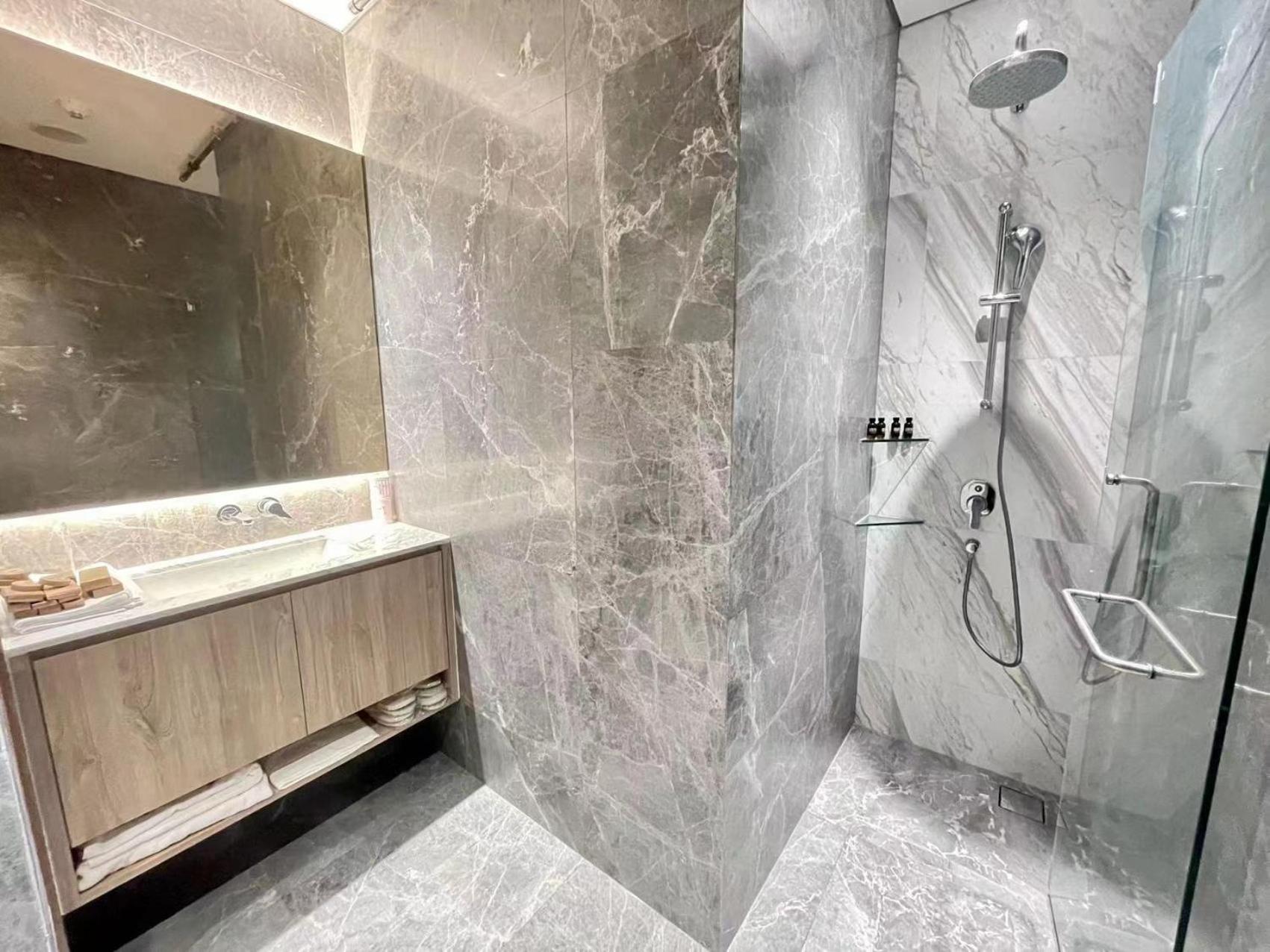 KK Home - Bugis Service Apartment Suite