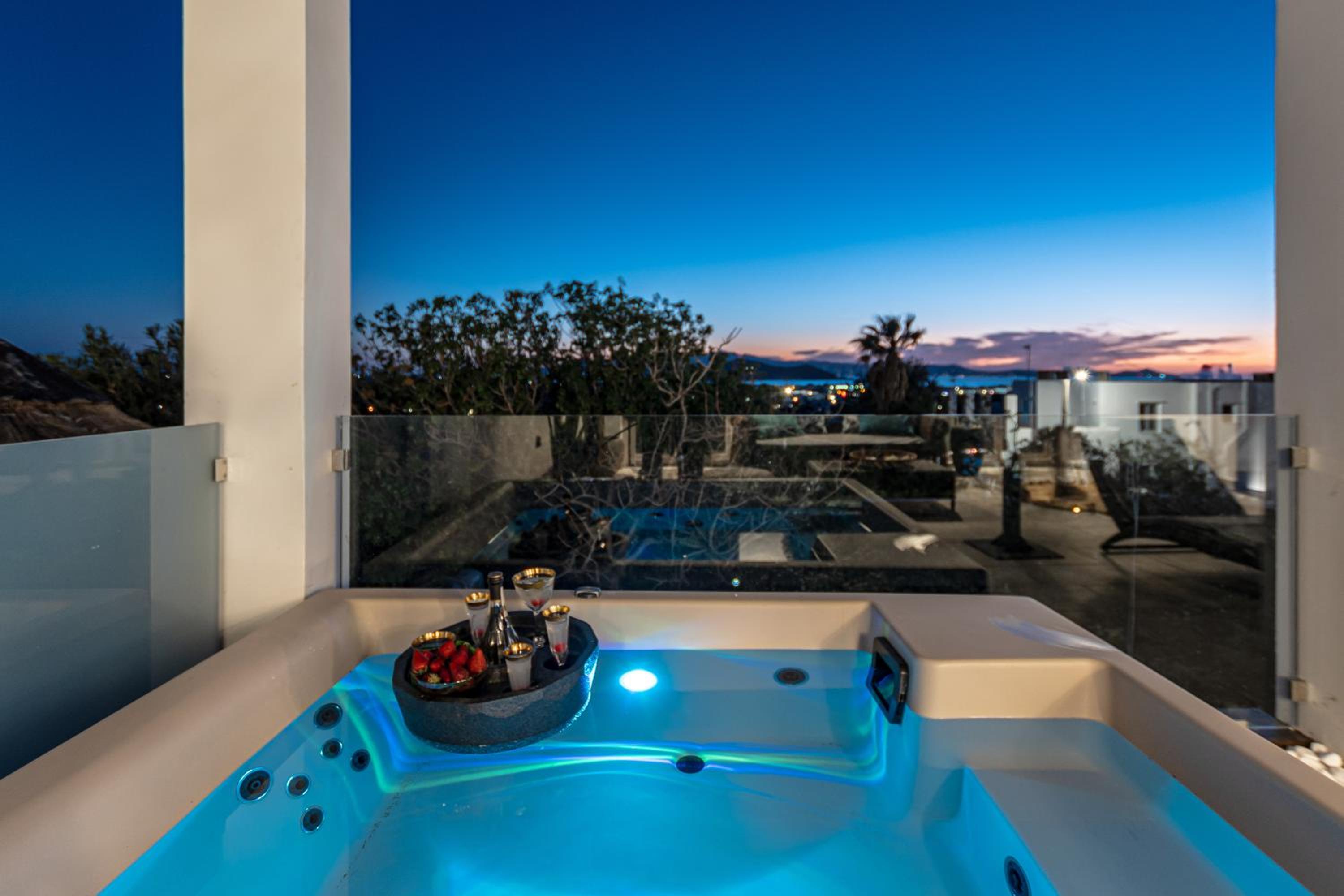 Mythodea Luxury Villa Ι Sunset Horizon & Jacuzzi