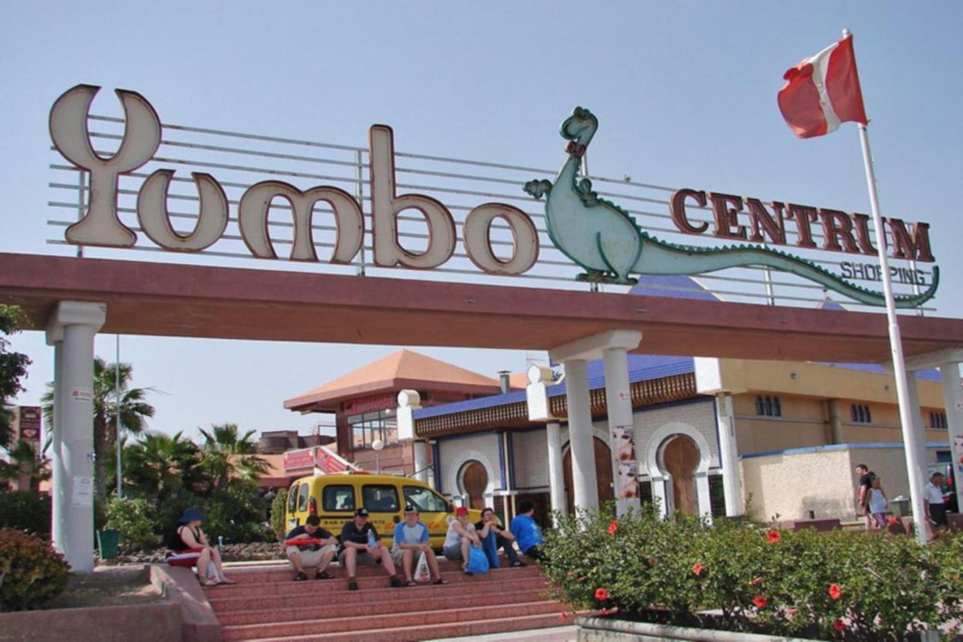 Renovated Apartment by the Beach and Yumbo Centre