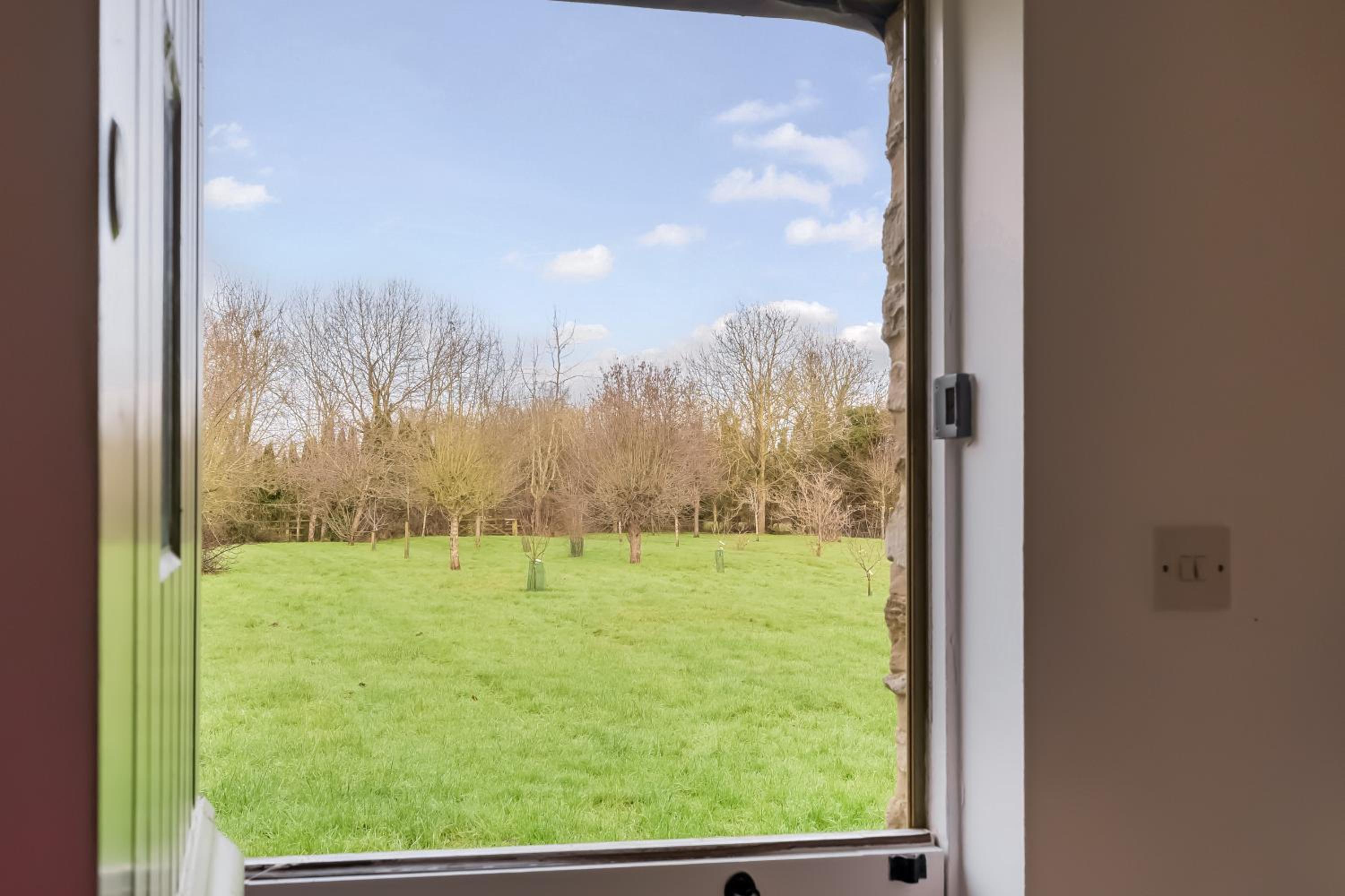 Orchard Cottage: Lake Access & Facilities On-site view 4
