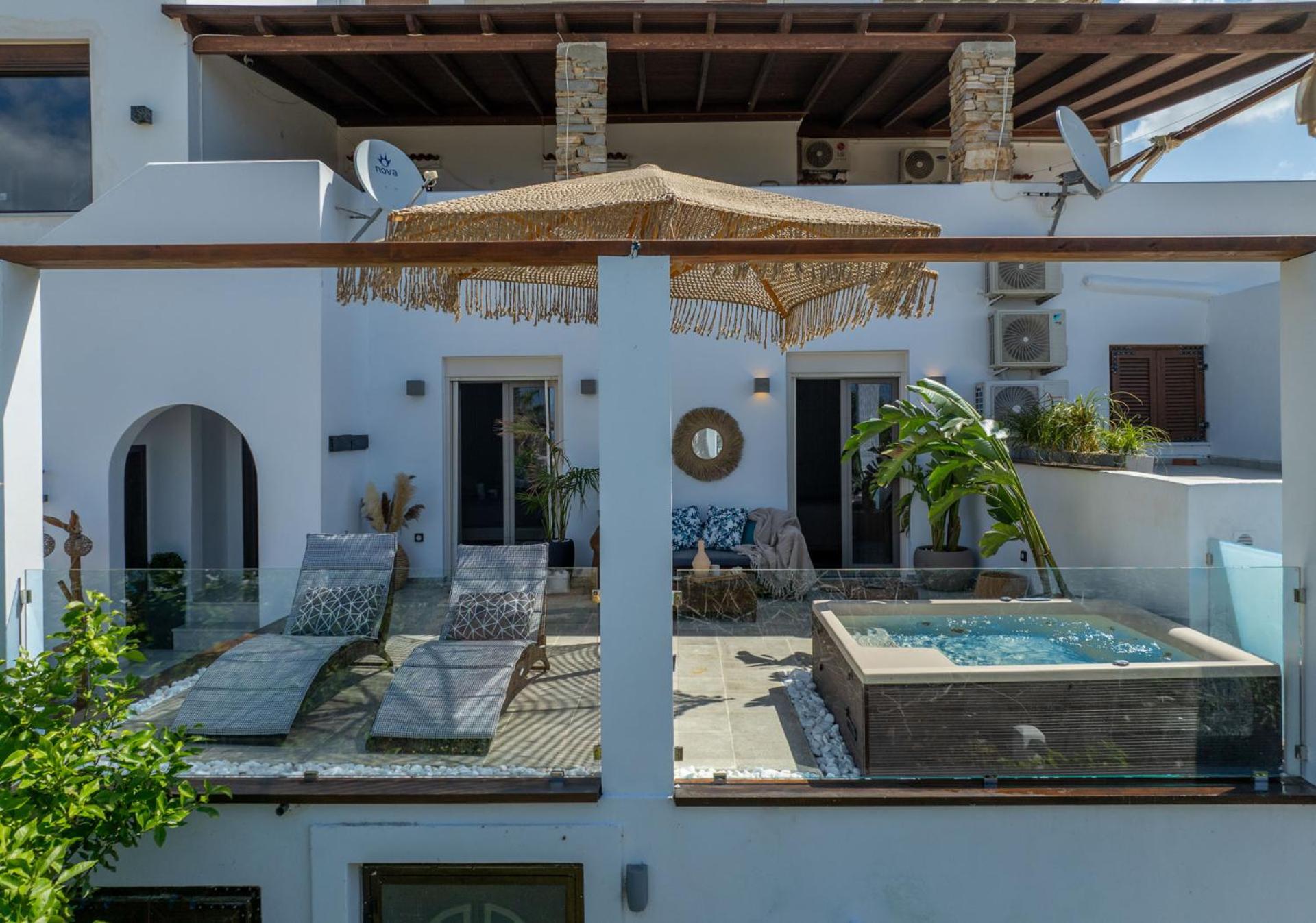 Mythodea Luxury Villa Ι Sunset Horizon & Jacuzzi