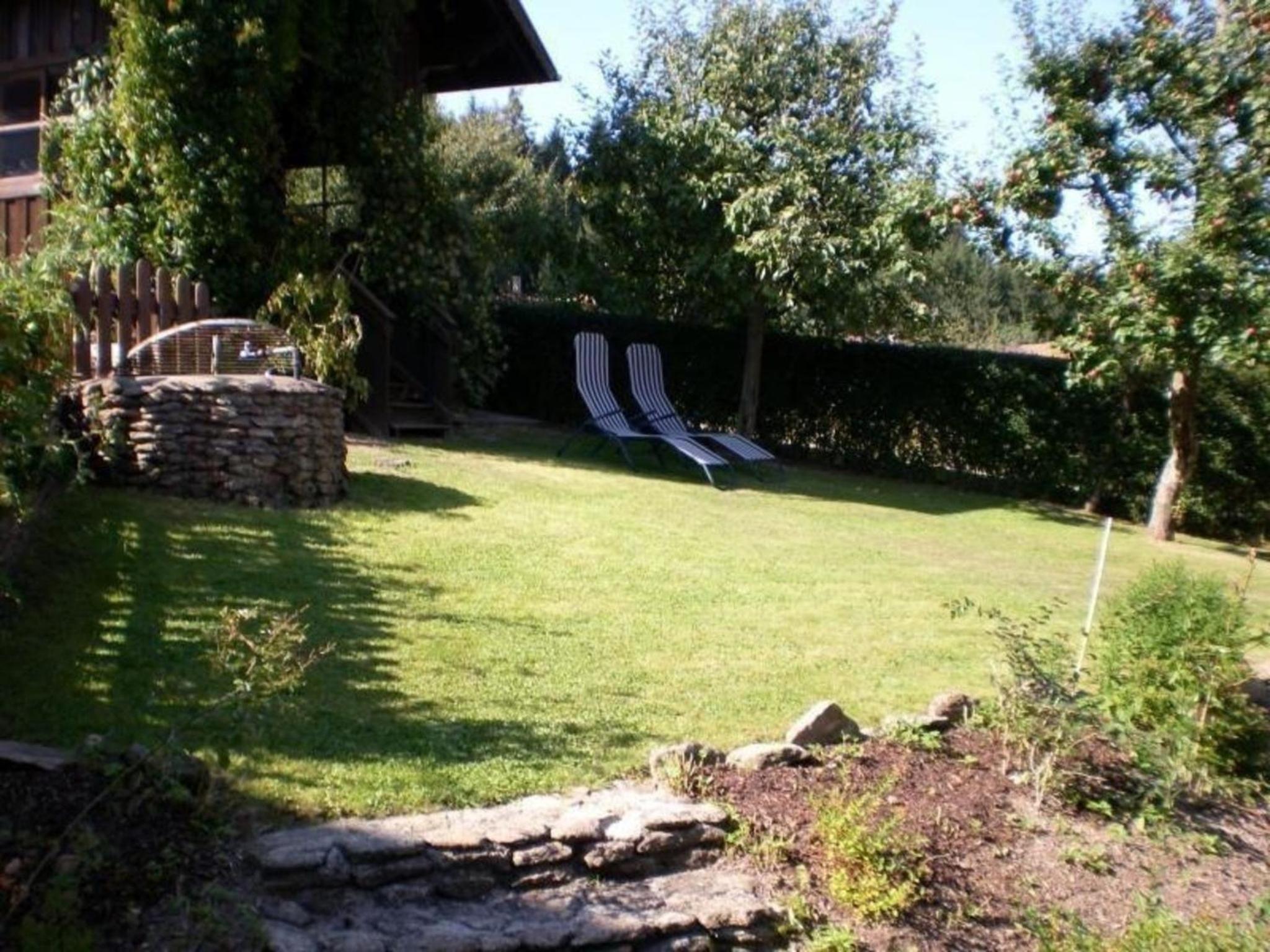 Ferienwohnung mit sonniger Terrasse und Ausblick