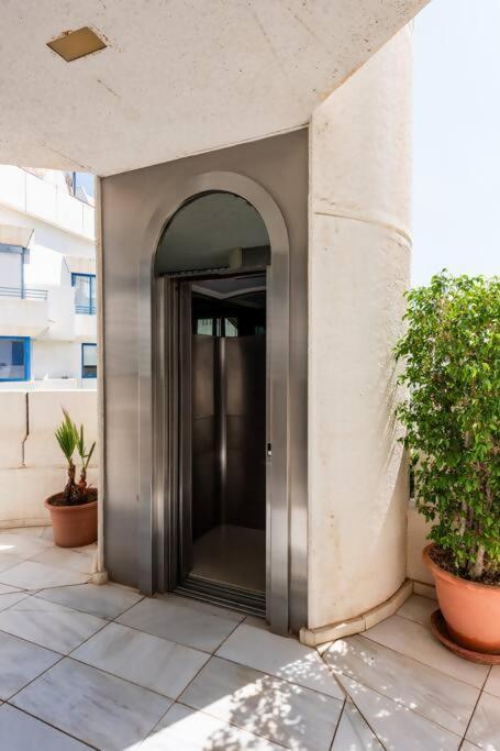 Marbella House imponente ático con piscina privada