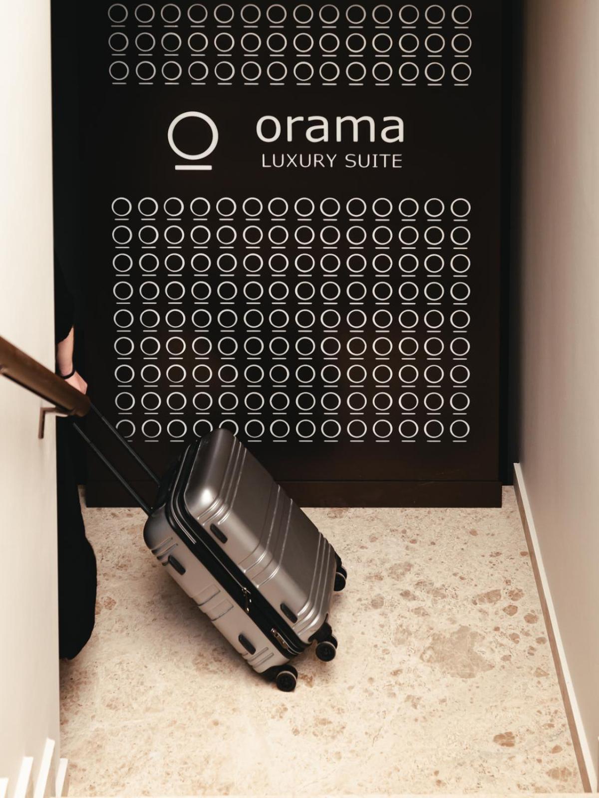 Orama Luxury Suite 3 Bedrooms with Private Pool view 5