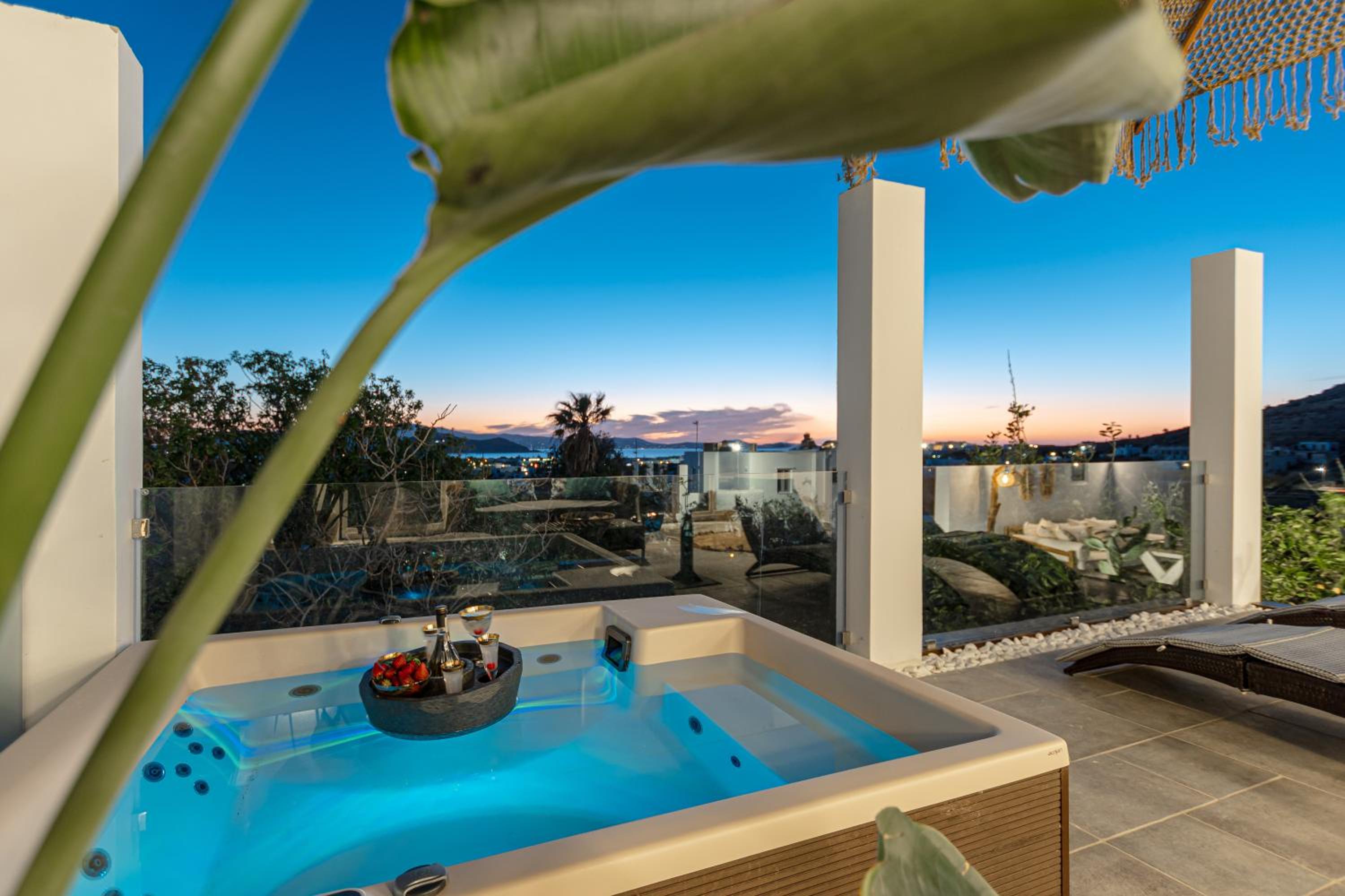 Mythodea Luxury Villa Ι Sunset Horizon & Jacuzzi
