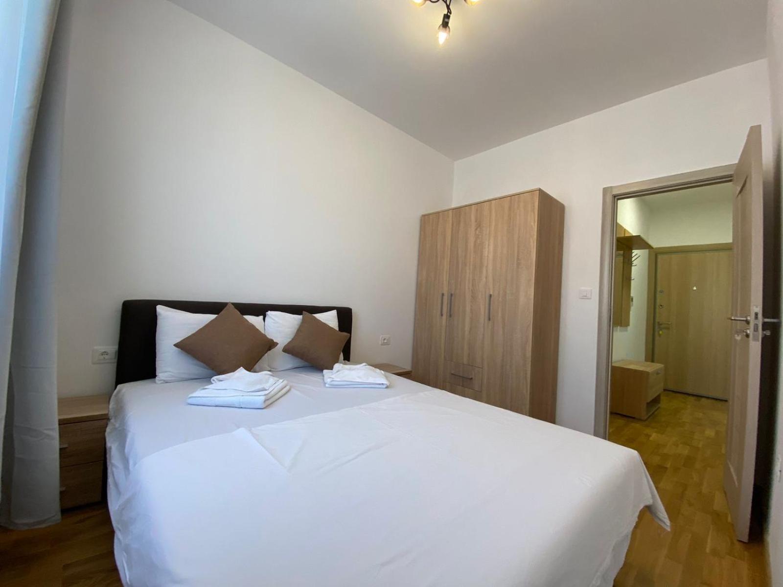 Comfy Nikic Apartments view 5