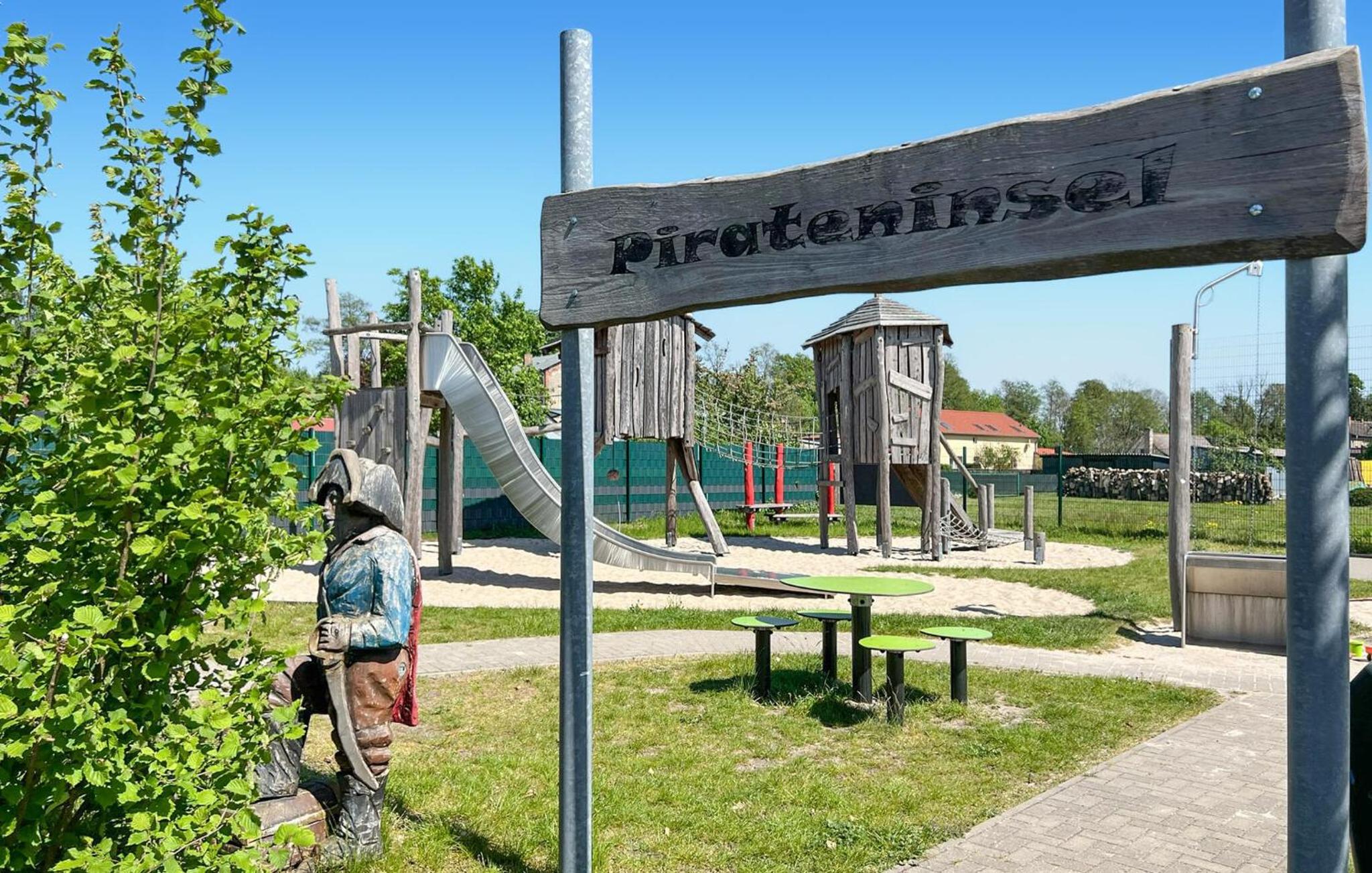Awesome Home In Zerpenschleuse