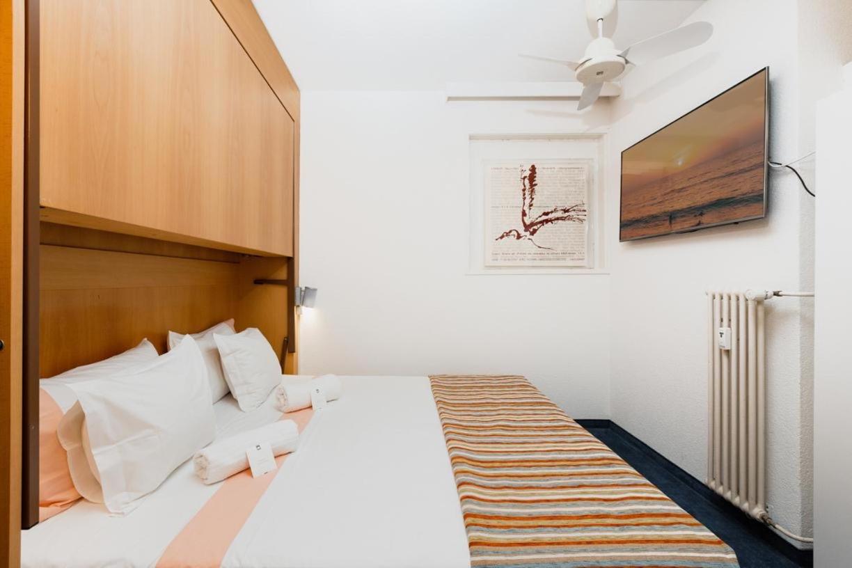 LAKE APARTMENT 5