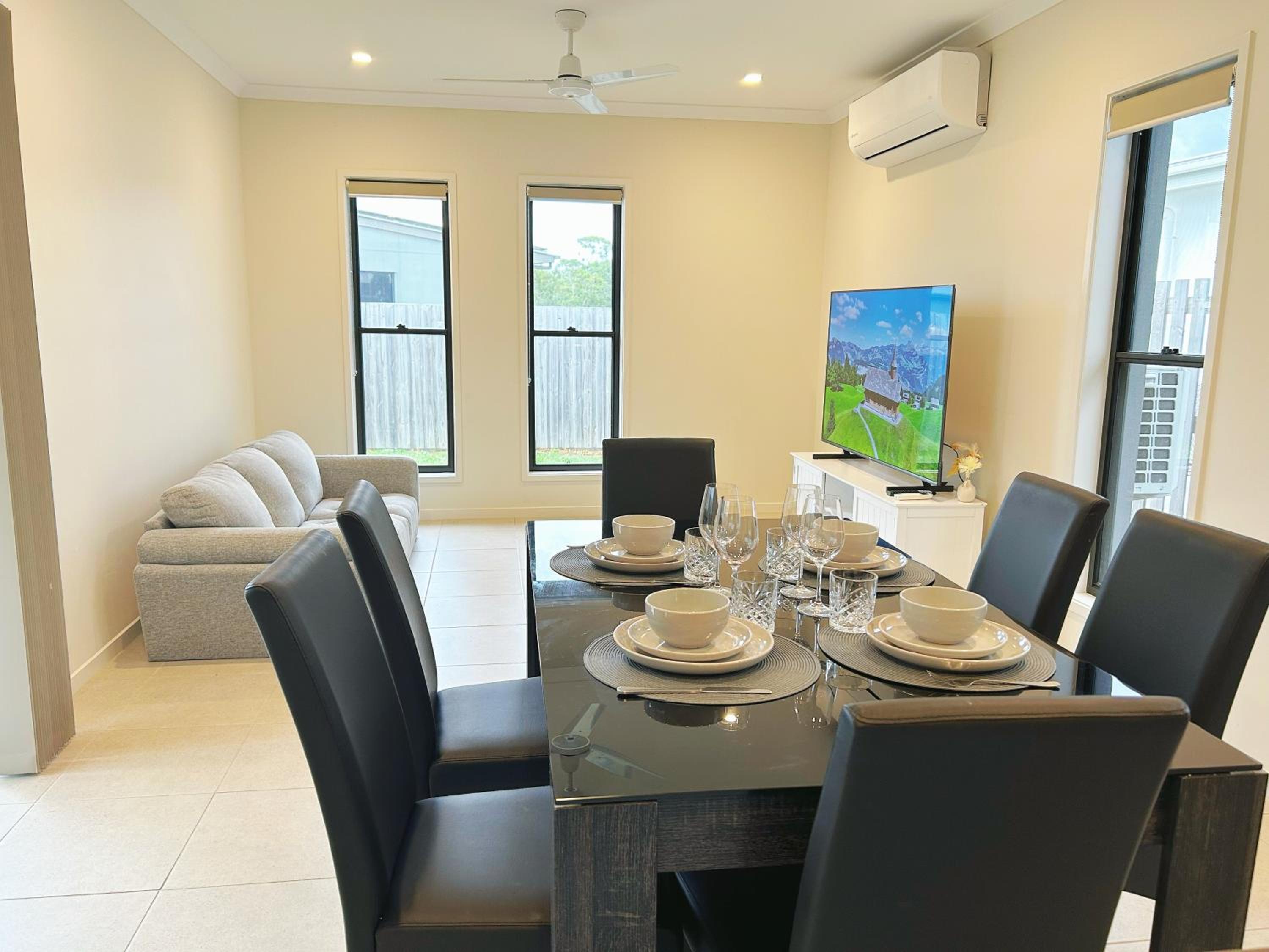KozyGuru Coomera Kozy 4 Bed Free Parking