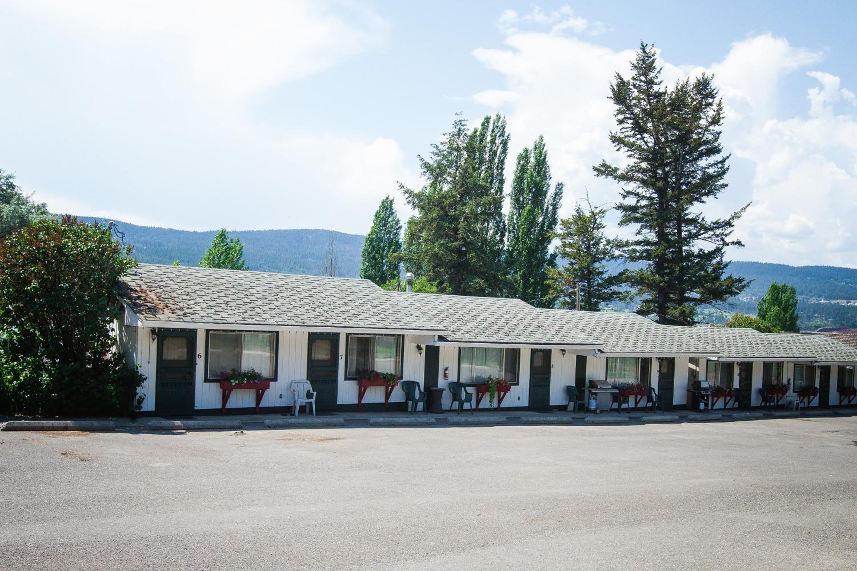 Lakeside Motel